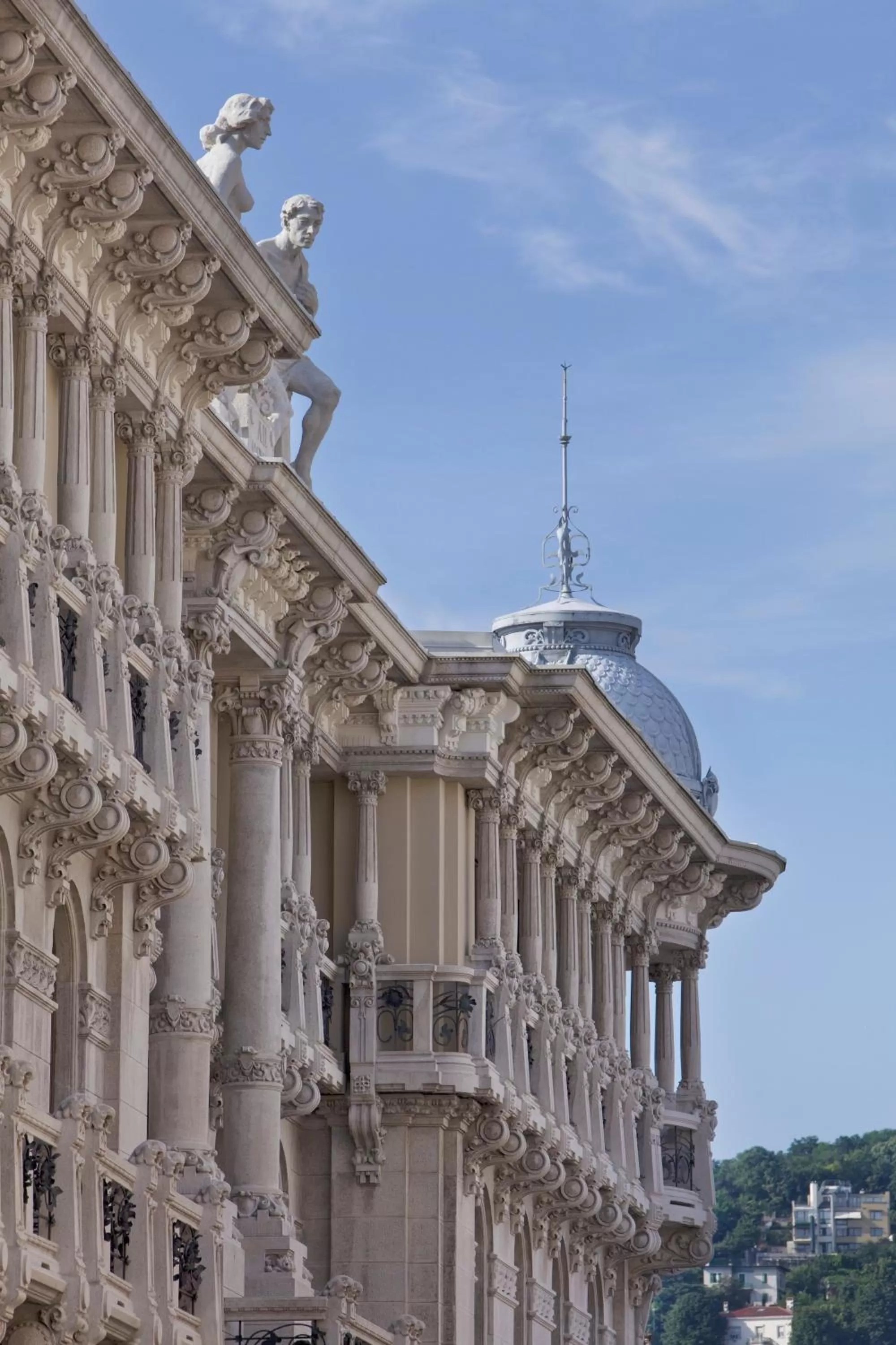 Facade/entrance in Palace Suite