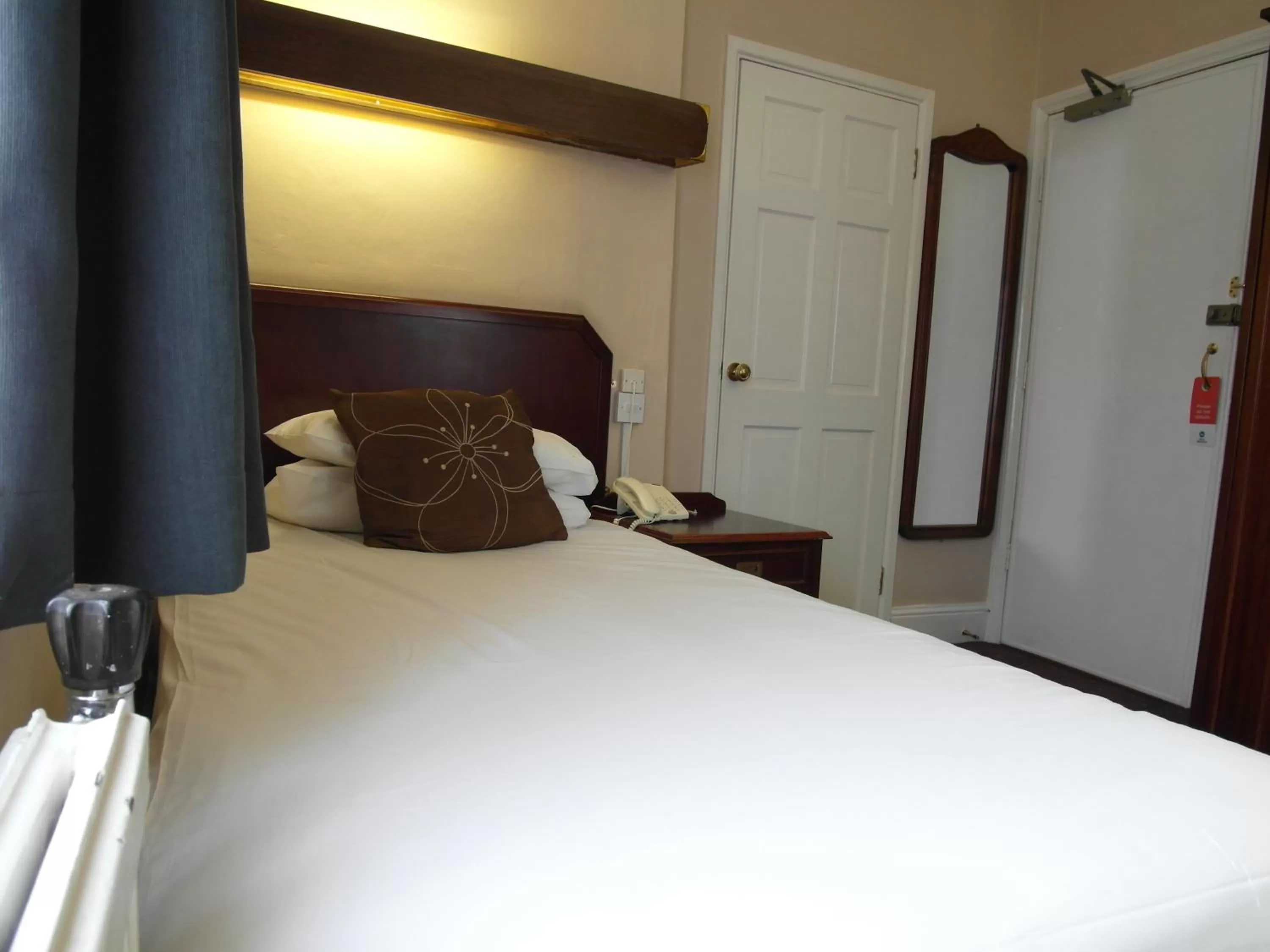 Bedroom, Bed in Best Western The George Hotel, Swaffham