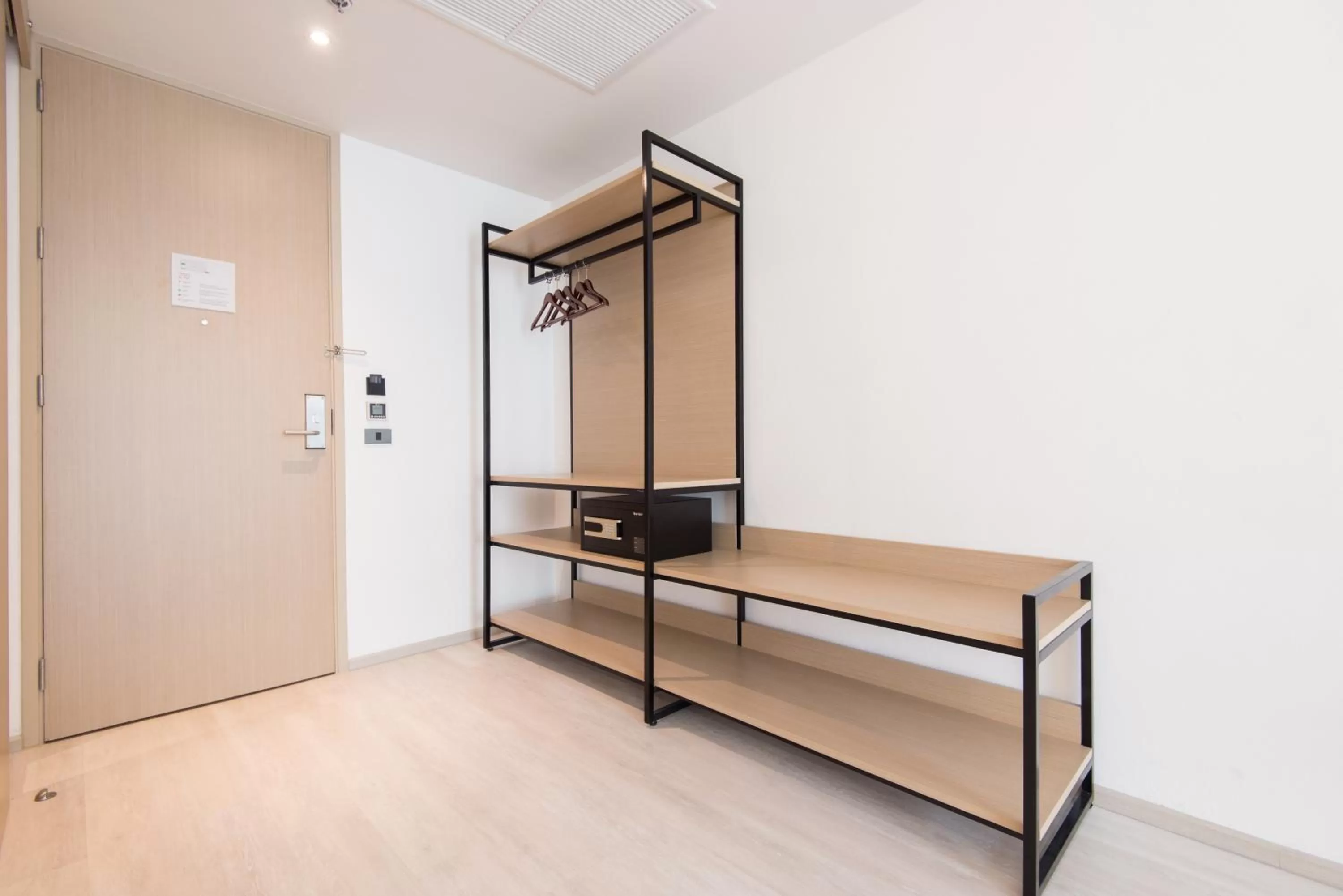 Photo of the whole room in Madison Bangkok Hotel