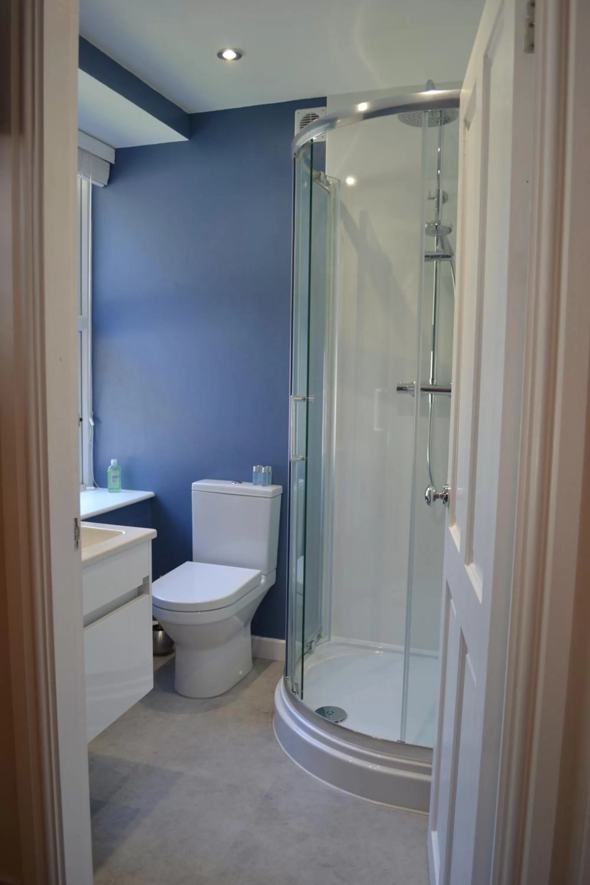 Property building in Coed-y-Fron