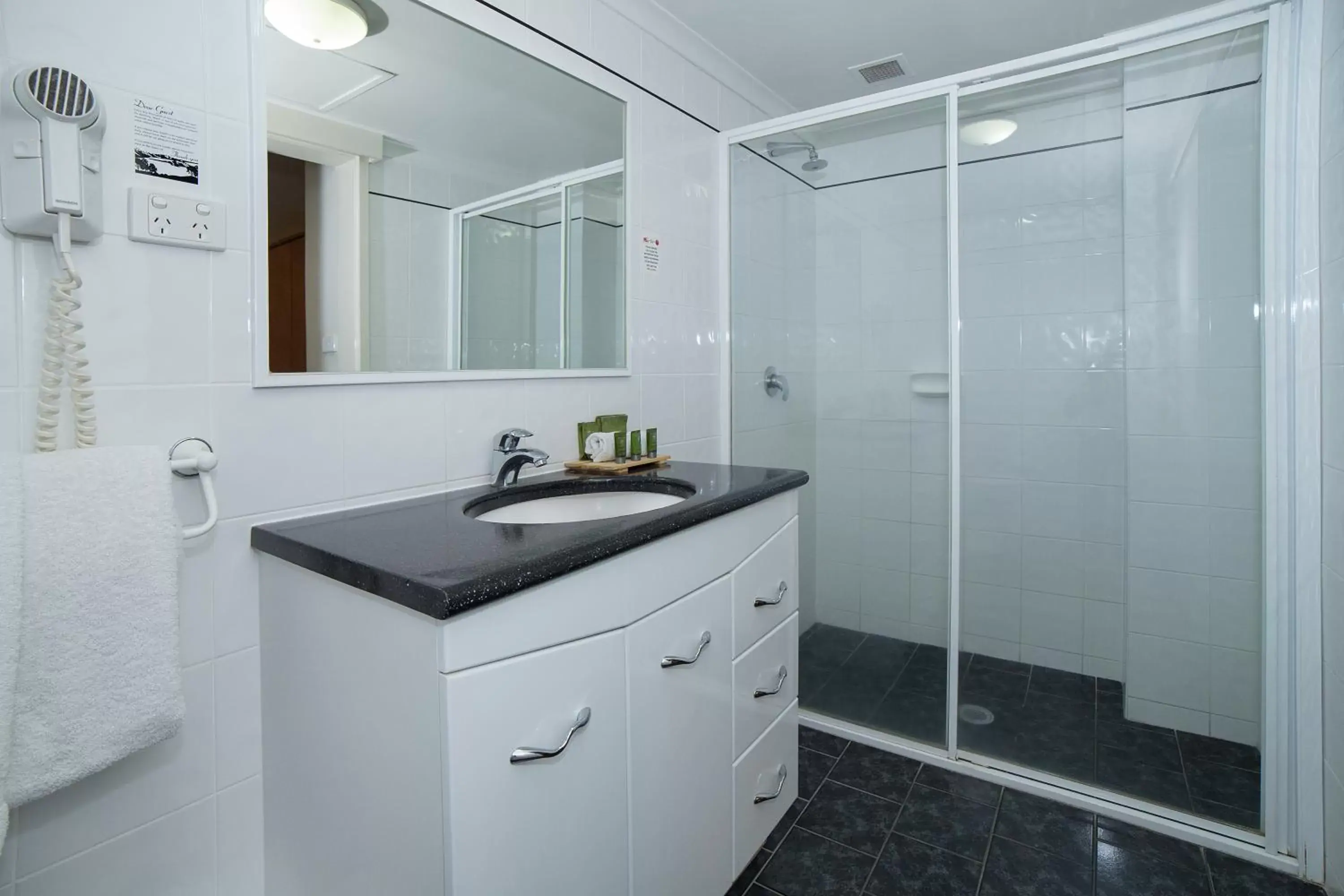 Budget Double Room - Internal in Townhouse Hotel Budget Double Room - Internal in Townhouse Hotel