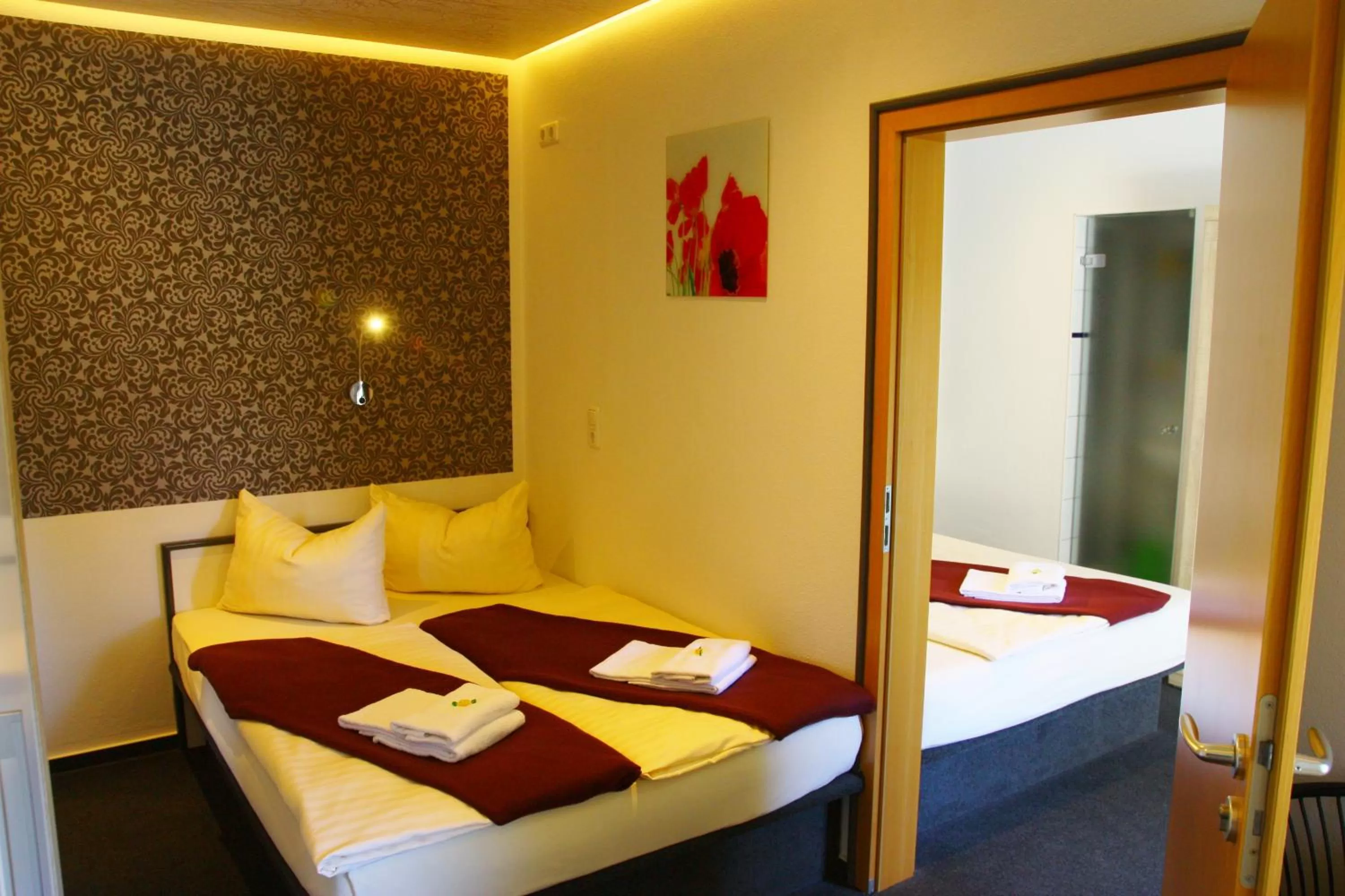 Photo of the whole room, Bed in Hotel am Schloss