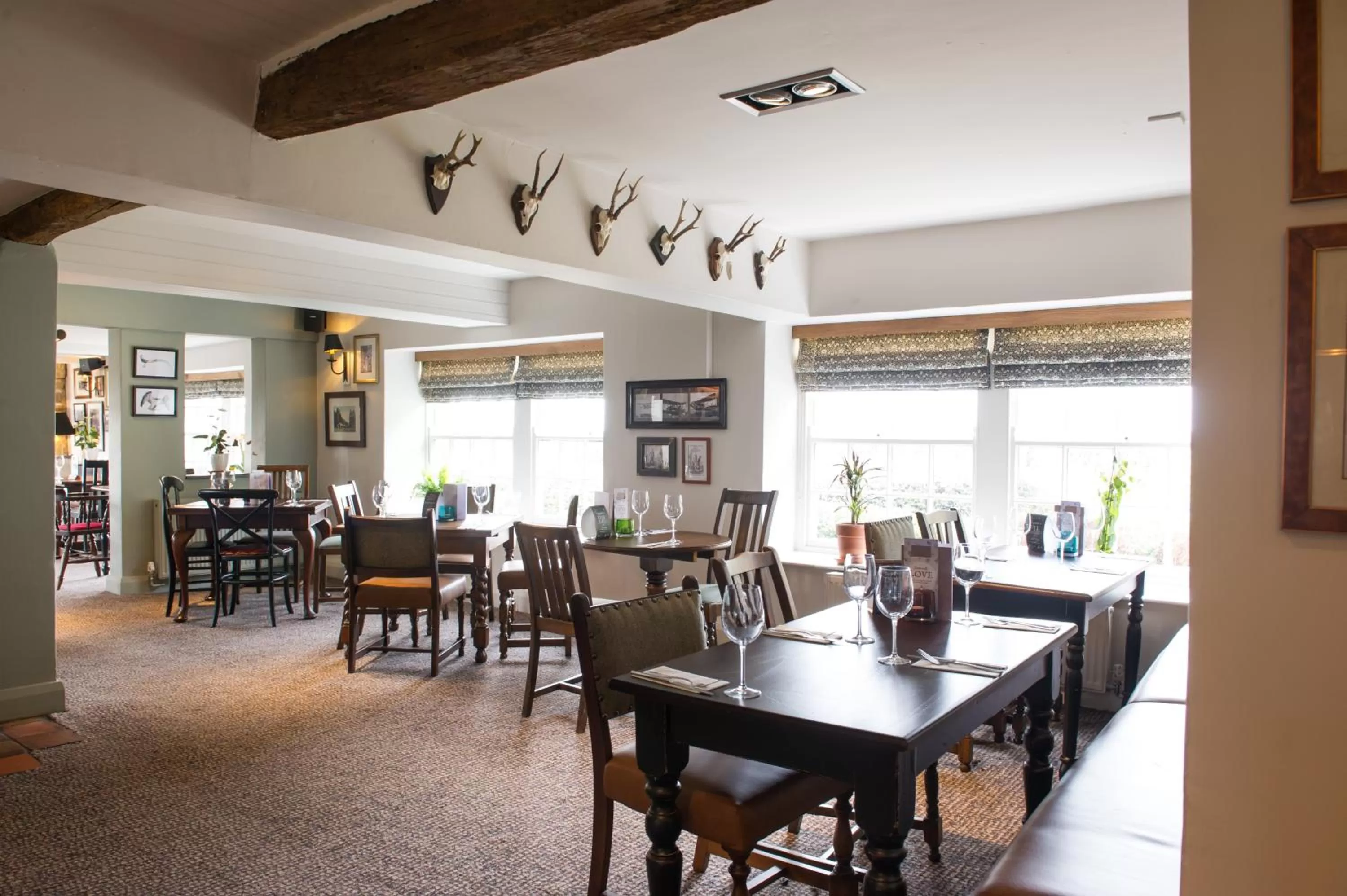 Restaurant/places to eat in The Snowy Owl by Innkeeper's Collection