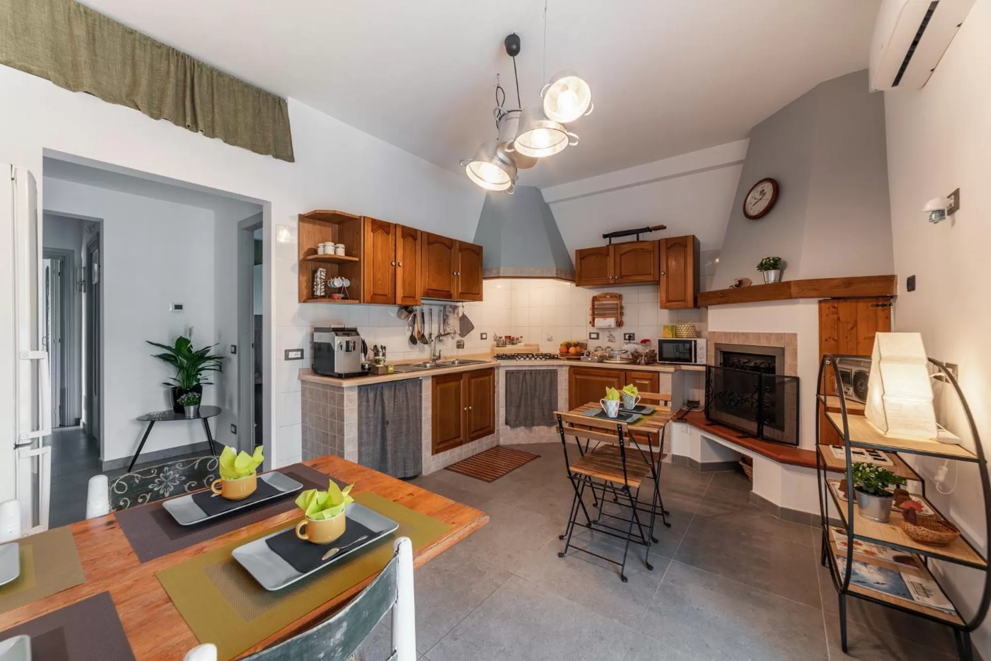 Kitchen or kitchenette in B&B Il Giardino di Gabri