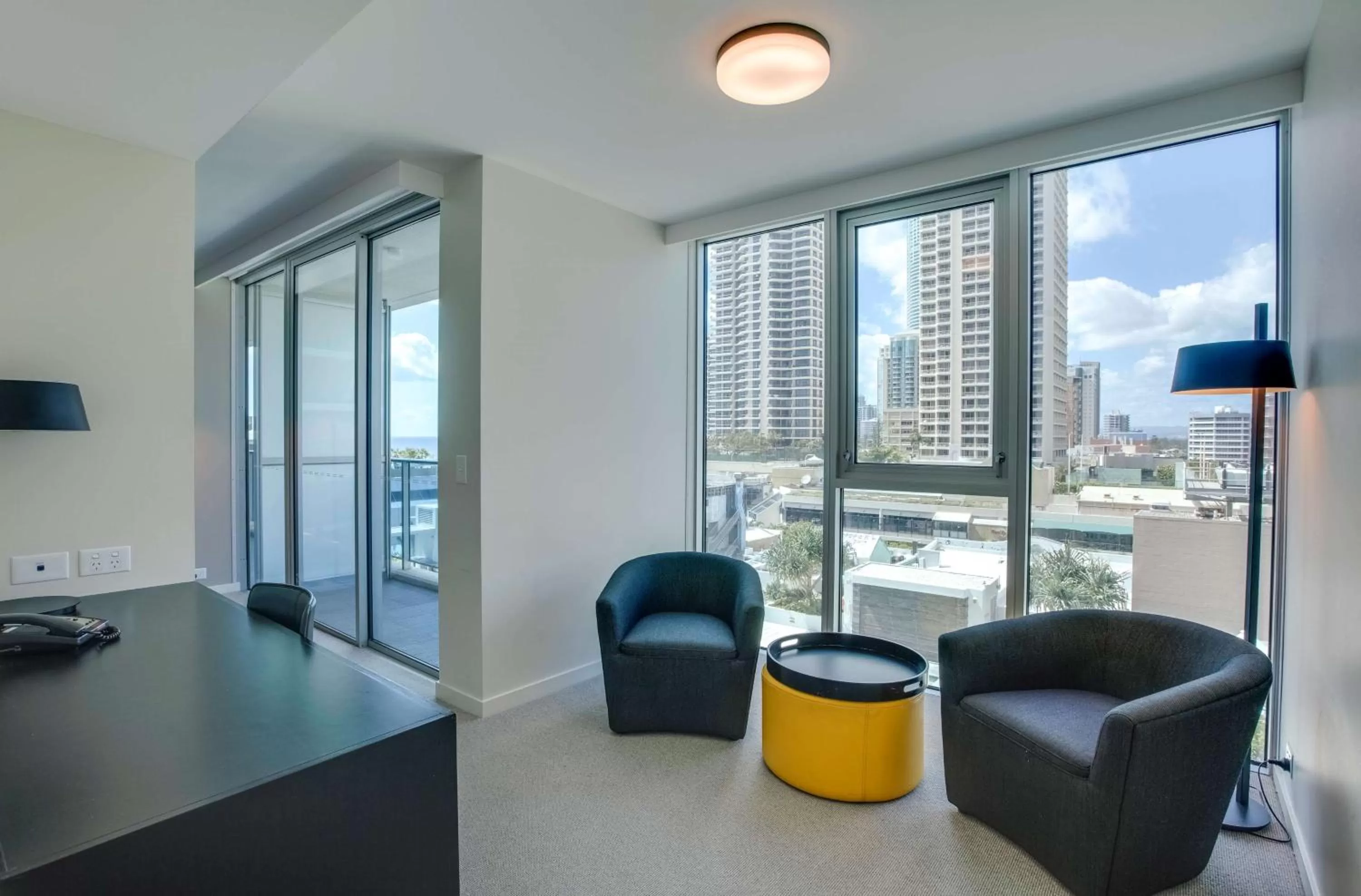 Living room in Hilton Surfers Paradise Hotel & Residences