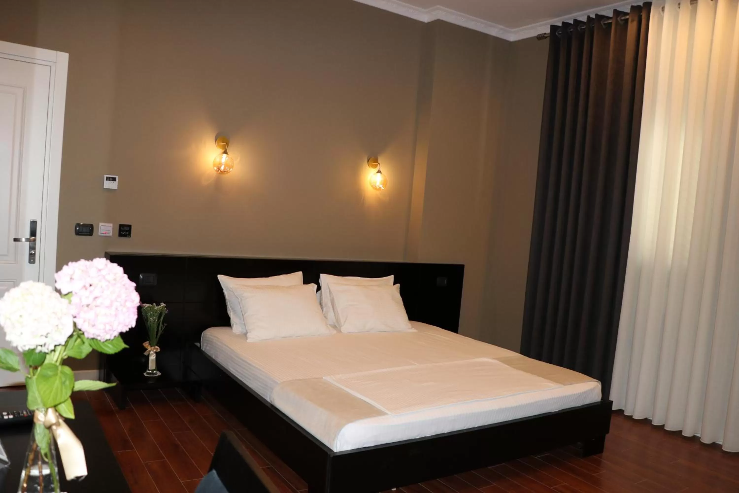 Photo of the whole room, Bed in Hotel Domus