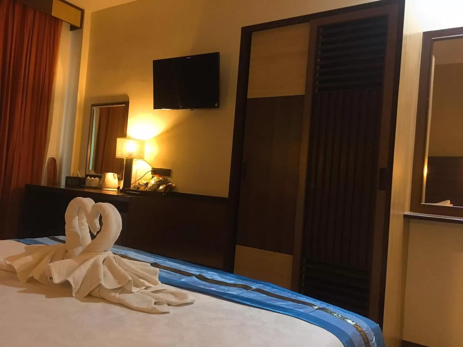 Decorative detail, Bed in BB Mantra Boutique Hotel