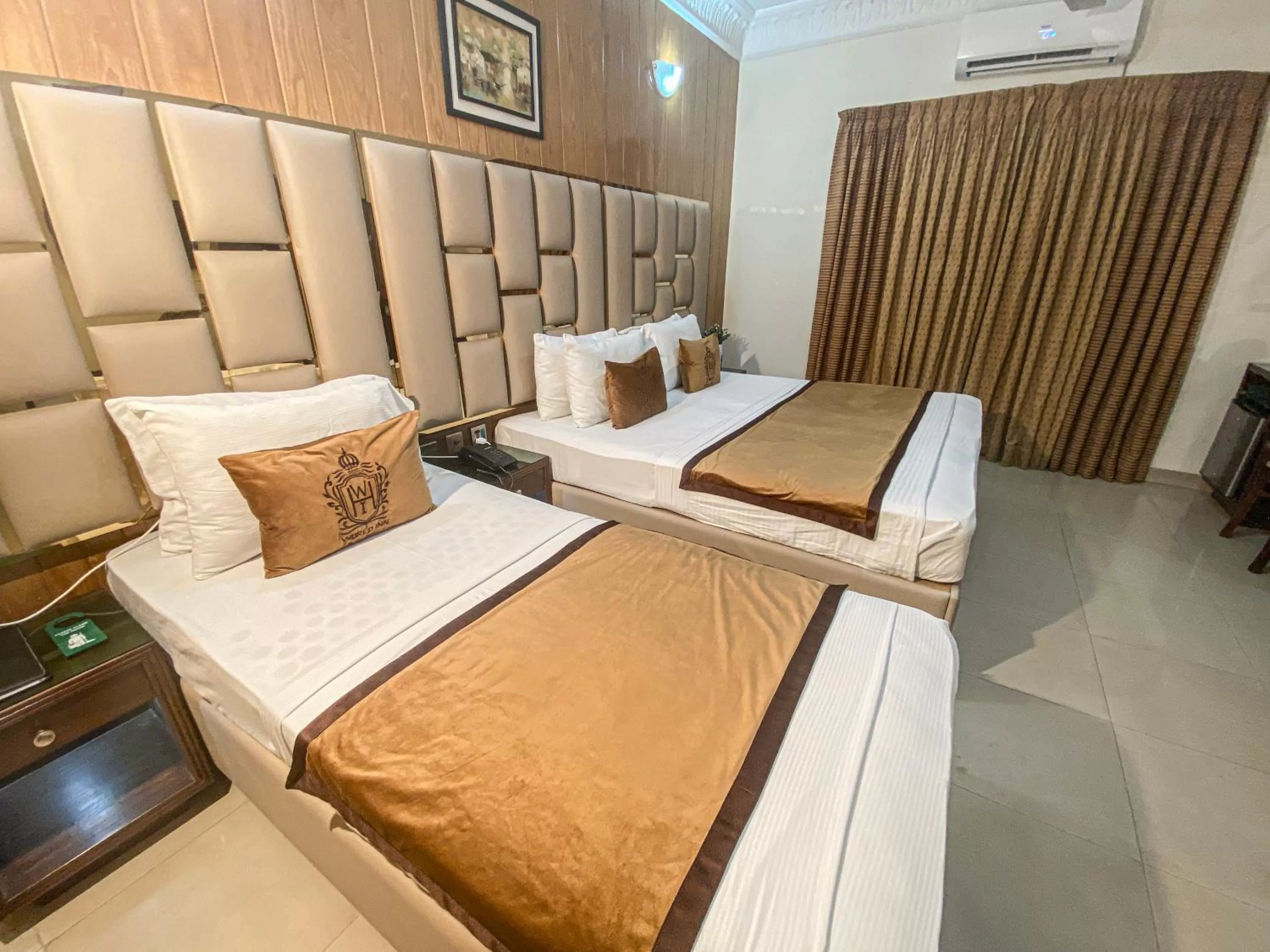 Bed in World Inn Karachi