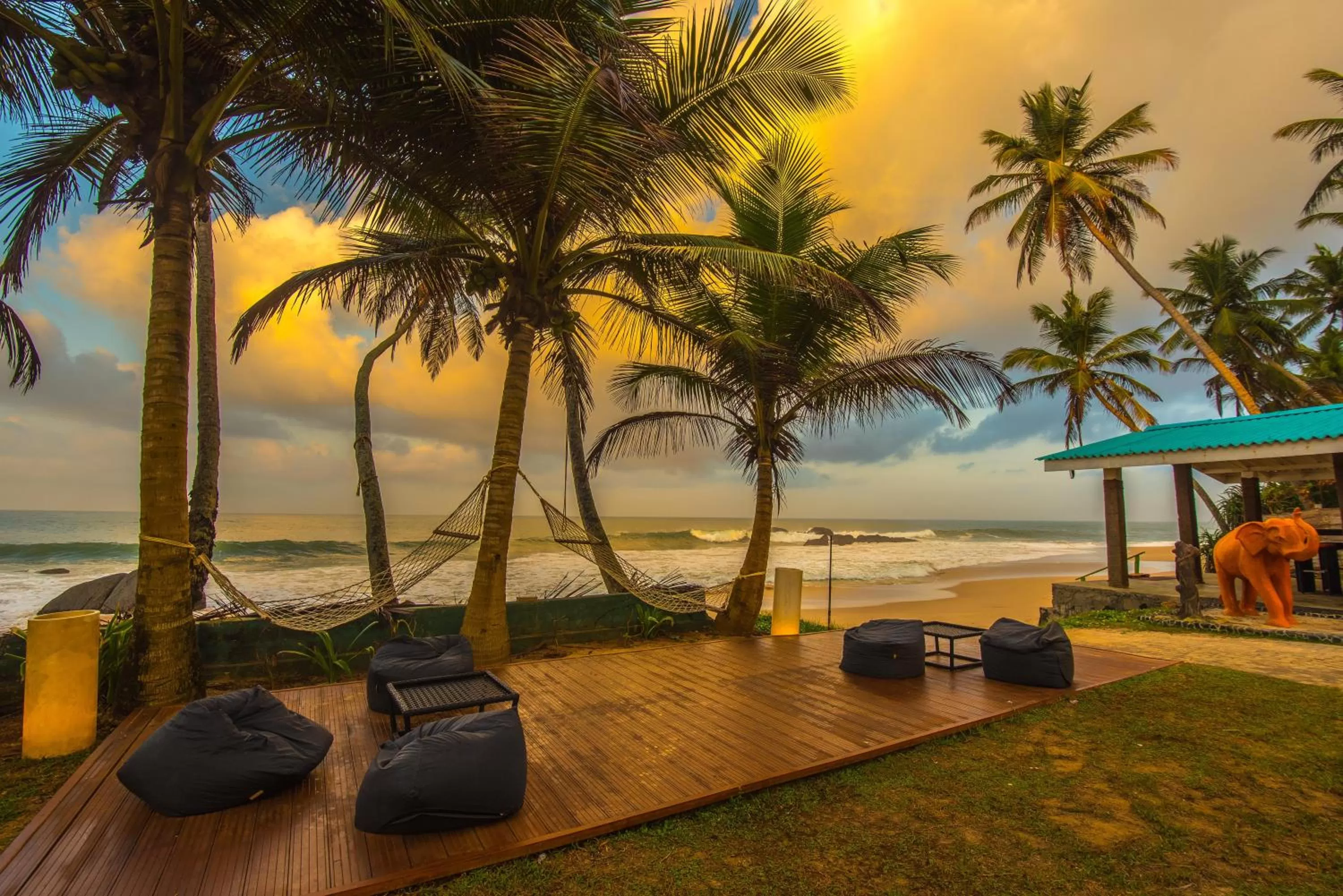 Lounge or bar in Hotel J Ambalangoda