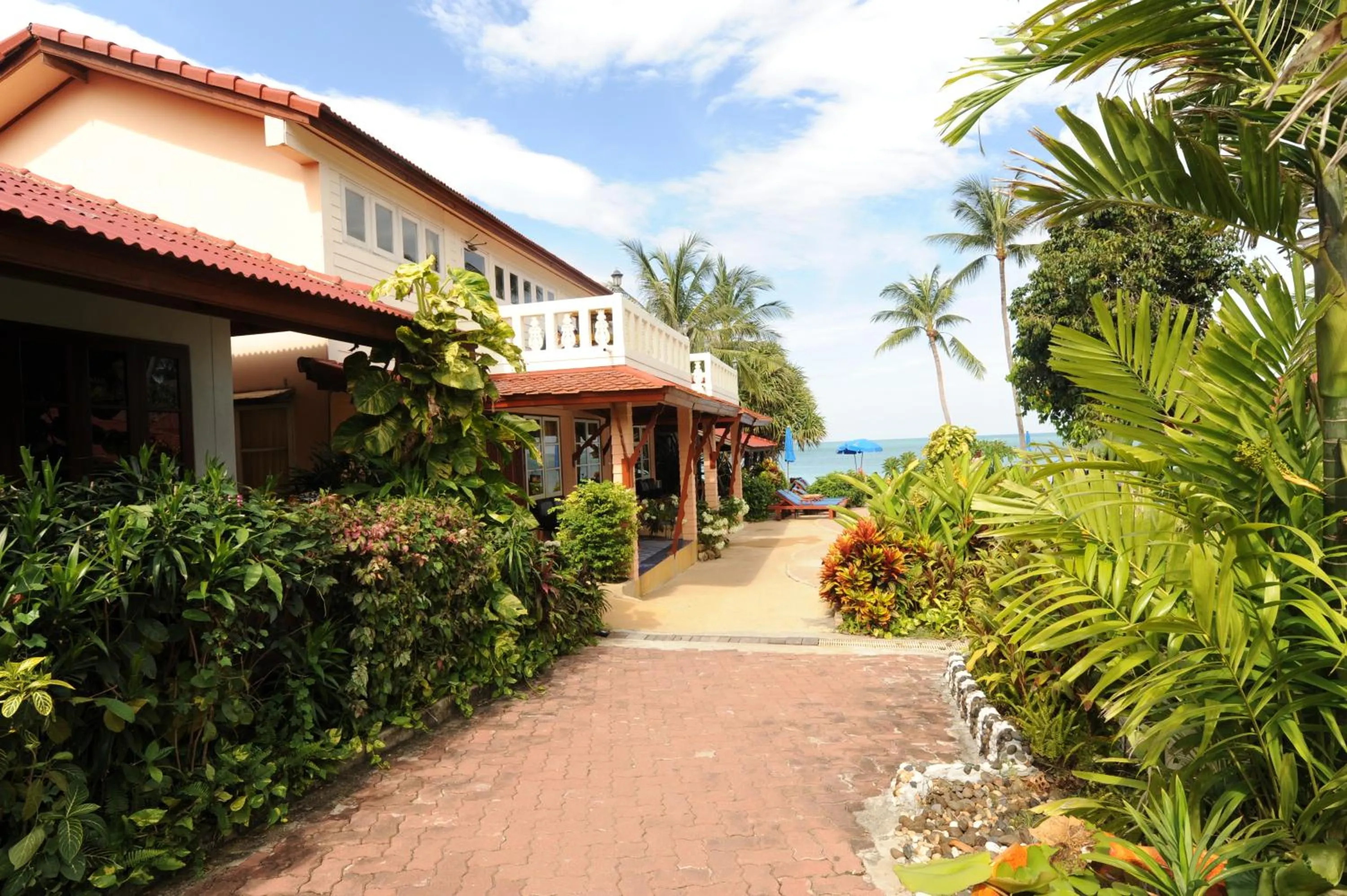Facade/entrance, Property Building in Chaweng Resort