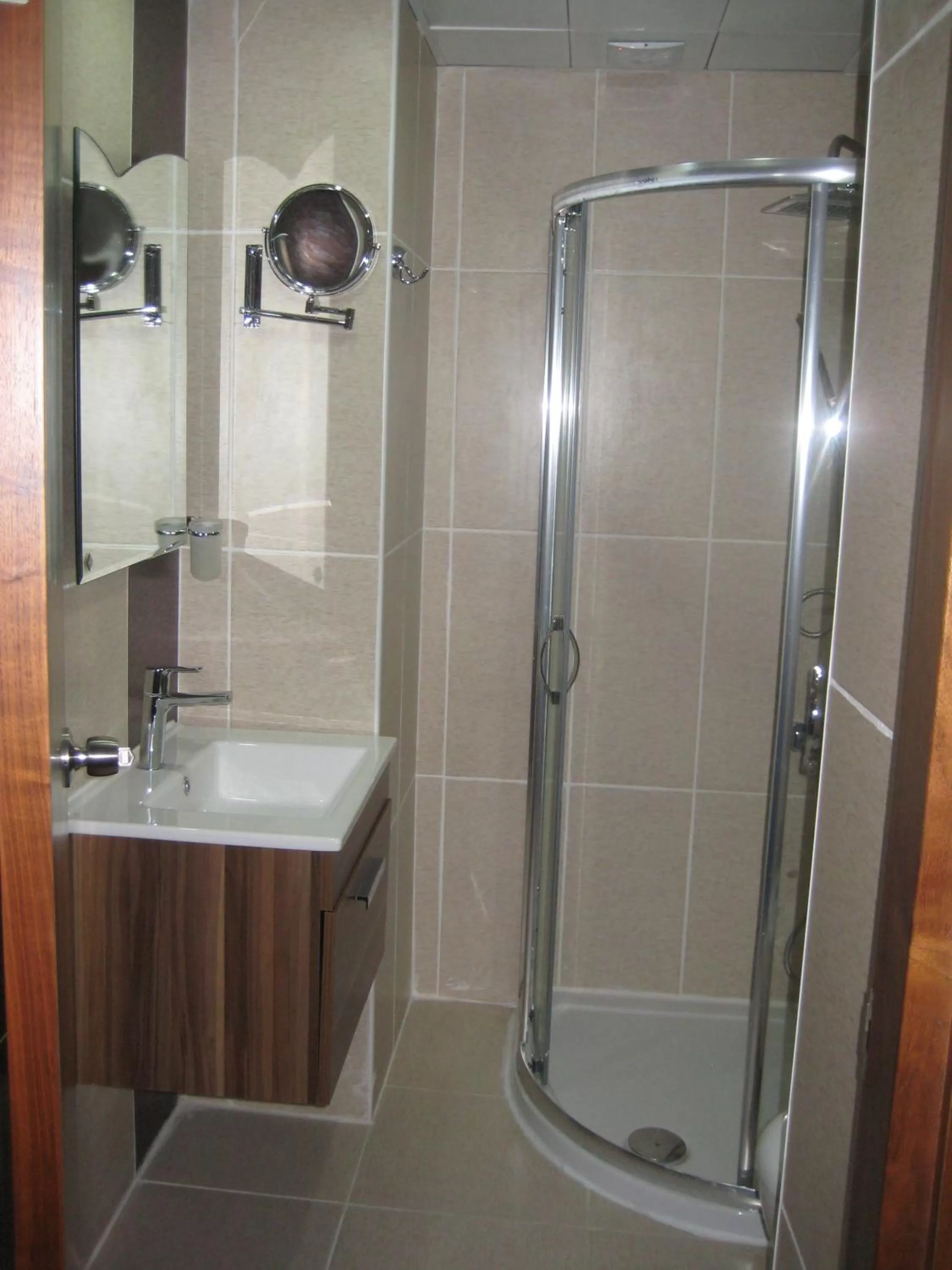 Bathroom in Miroglu Hotel