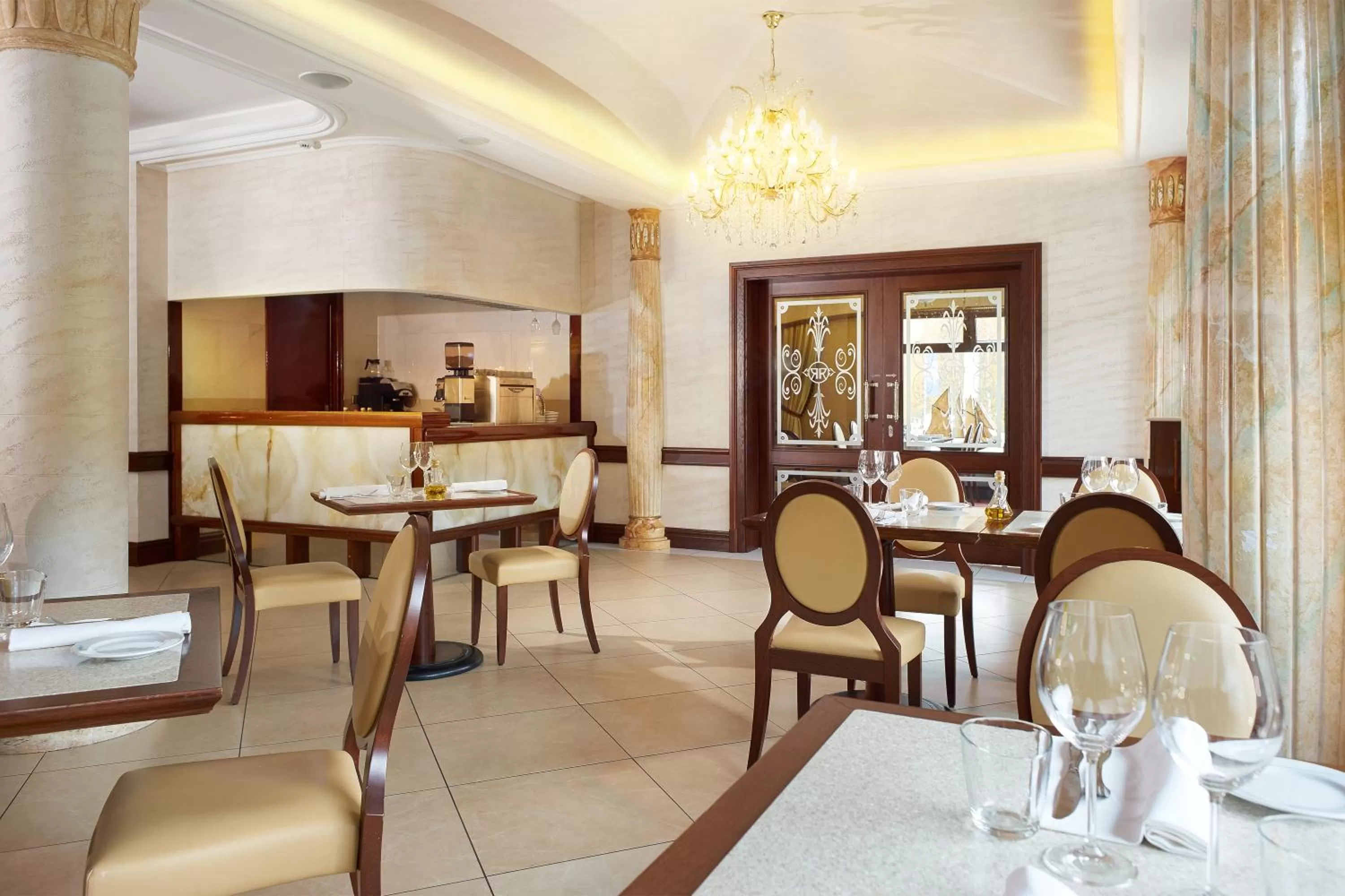 Restaurant/places to eat in Retro Riverside Wellness Resort