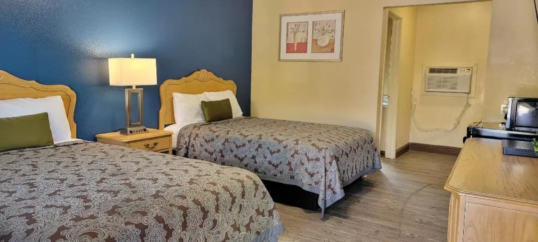 Photo of the whole room in Lakeview Inn