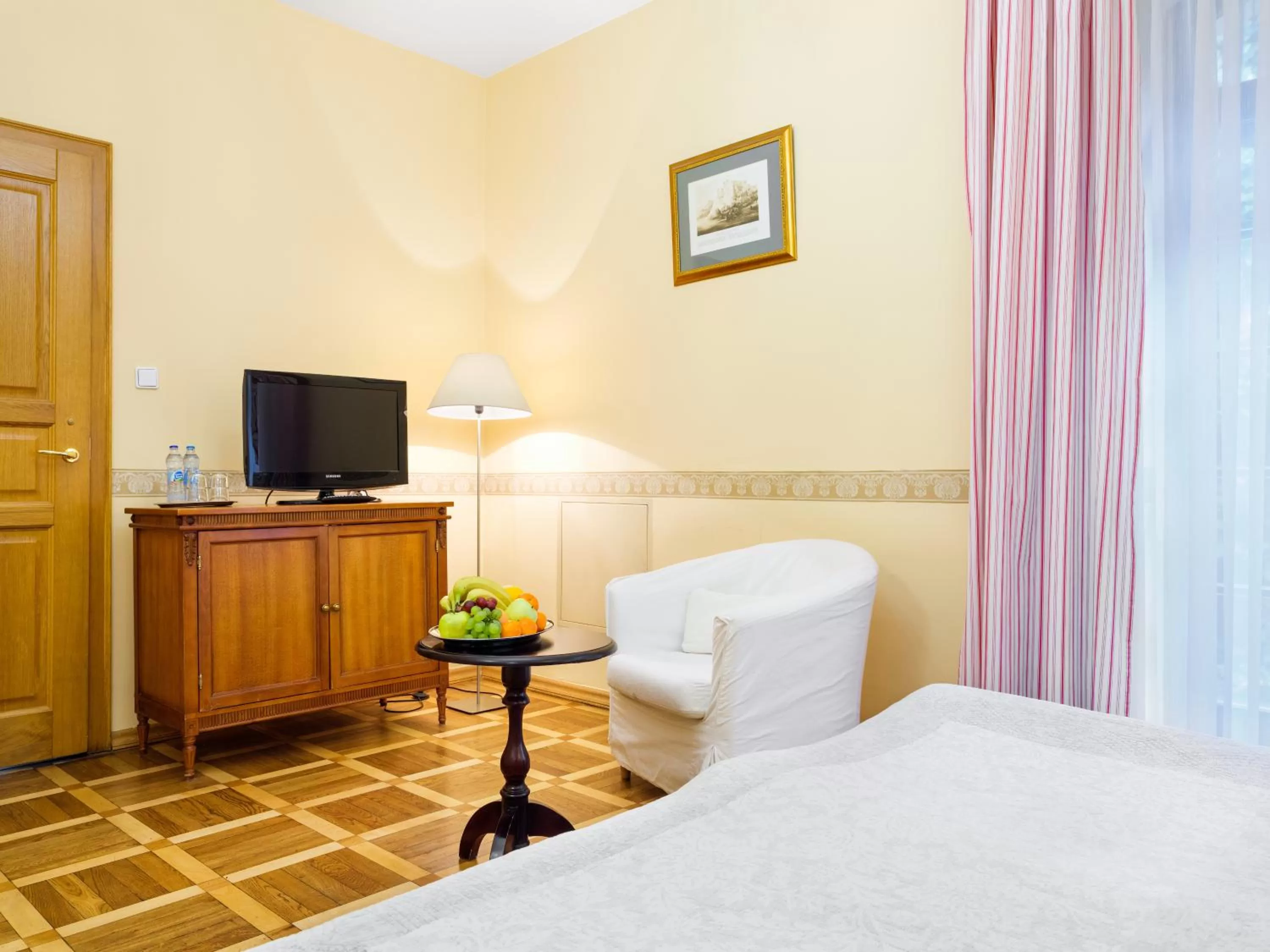 TV and multimedia, Bed in Hotel Maltański