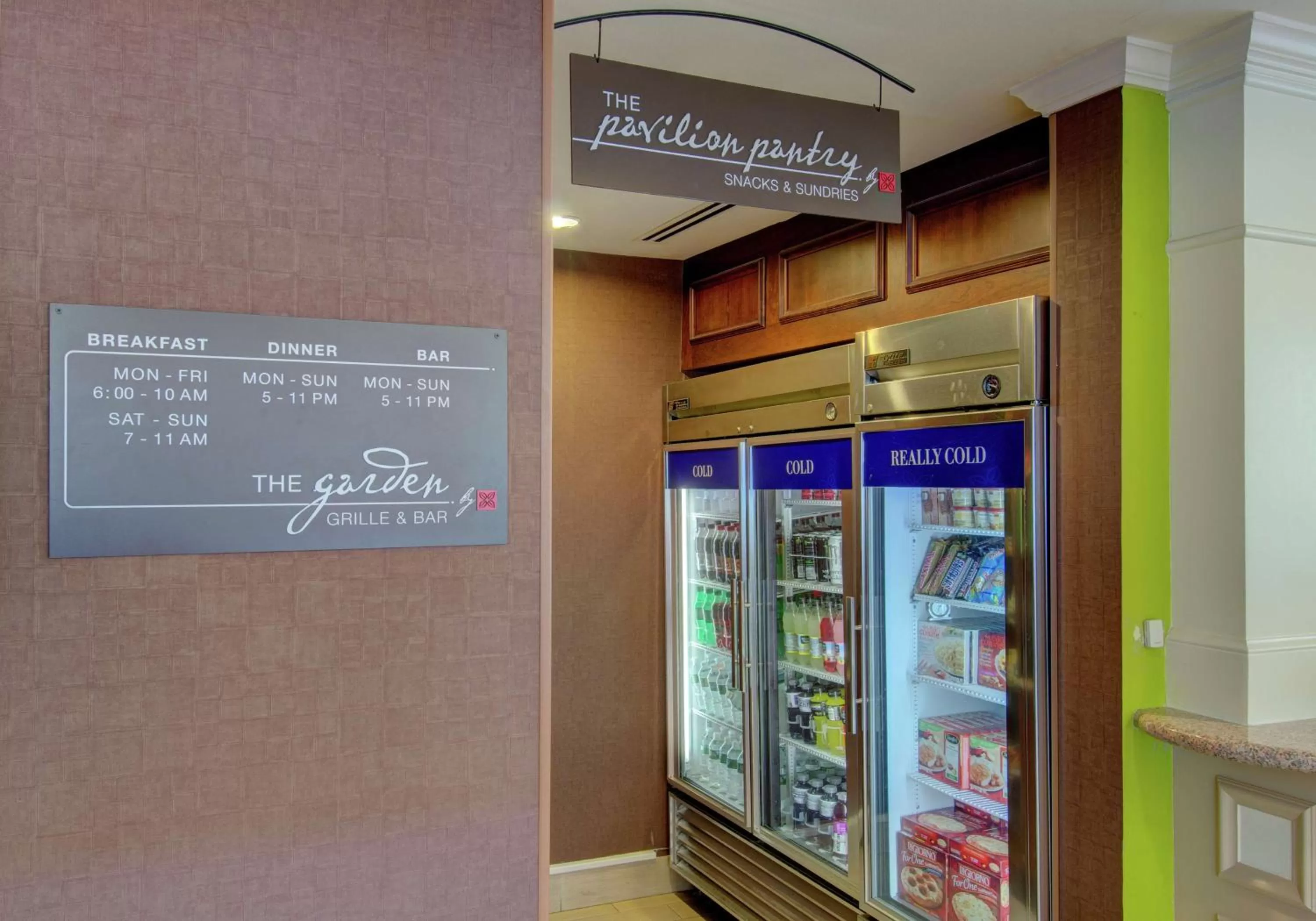 Restaurant/places to eat in Hilton Garden Inn Norwalk