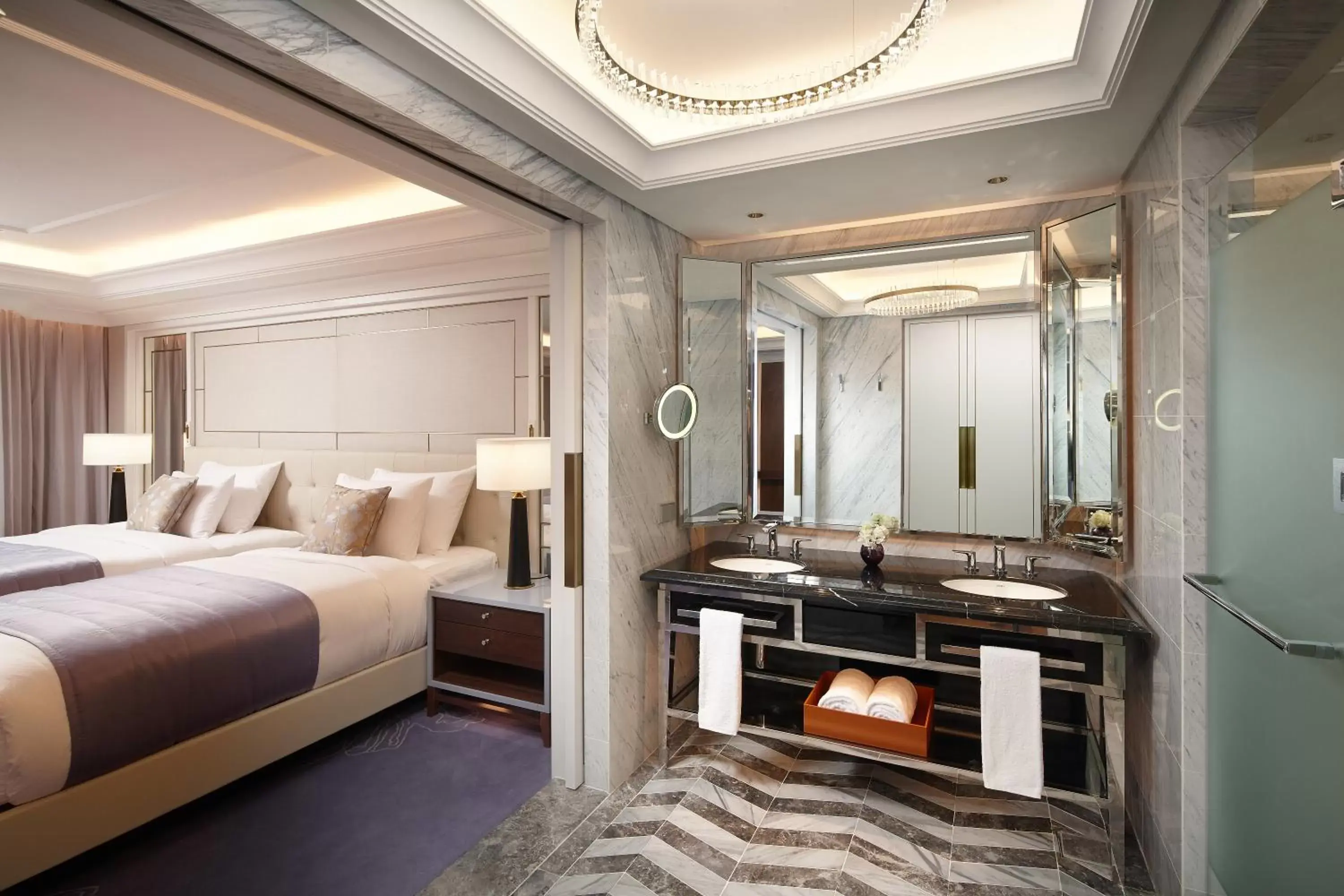 Premier Twin Room in Lotte Hotel Seoul Executive Tower Premier Twin Room in Lotte Hotel Seoul Executive Tower