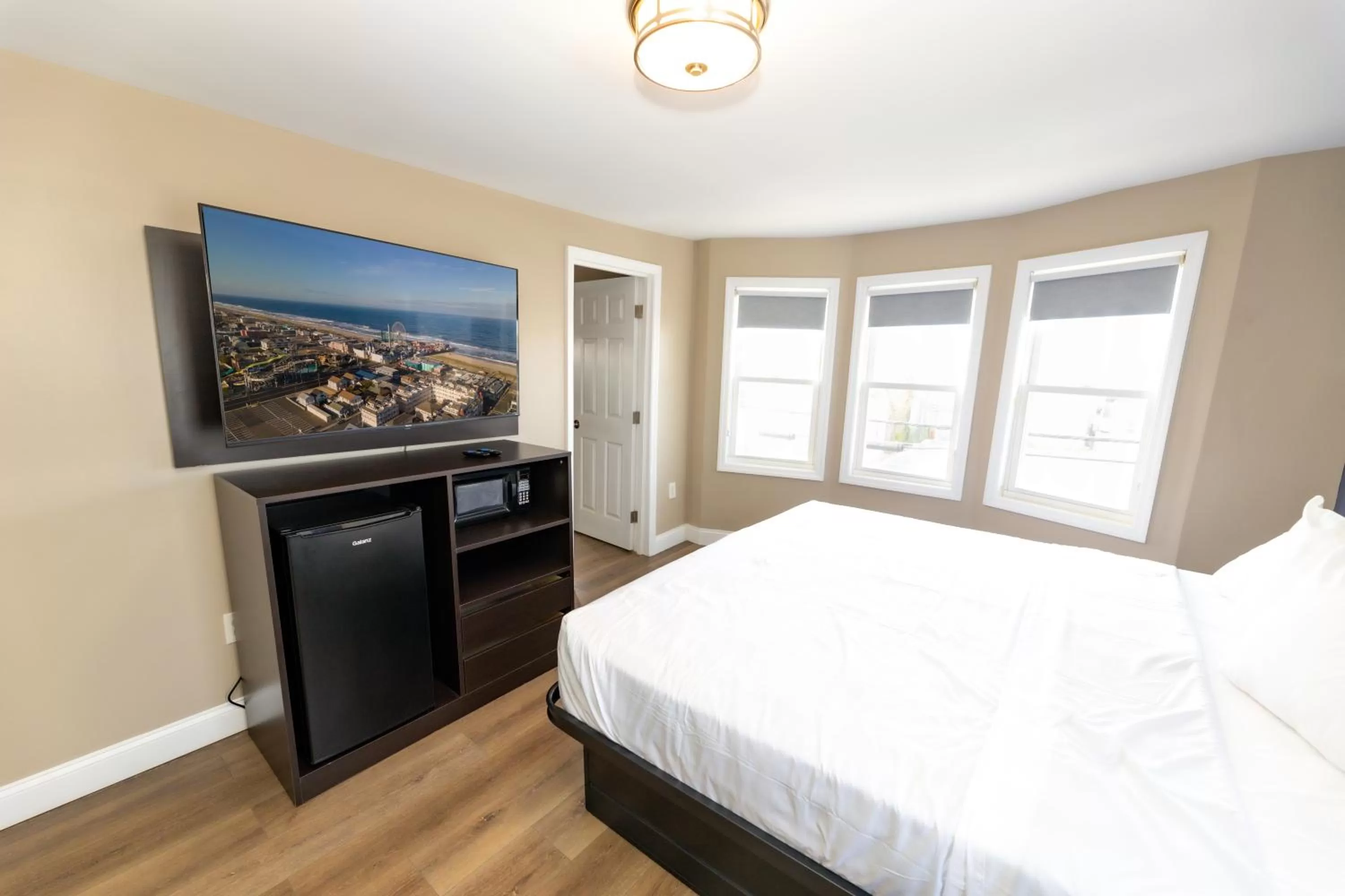 Bedroom, Bed in Seaside Sands Inn