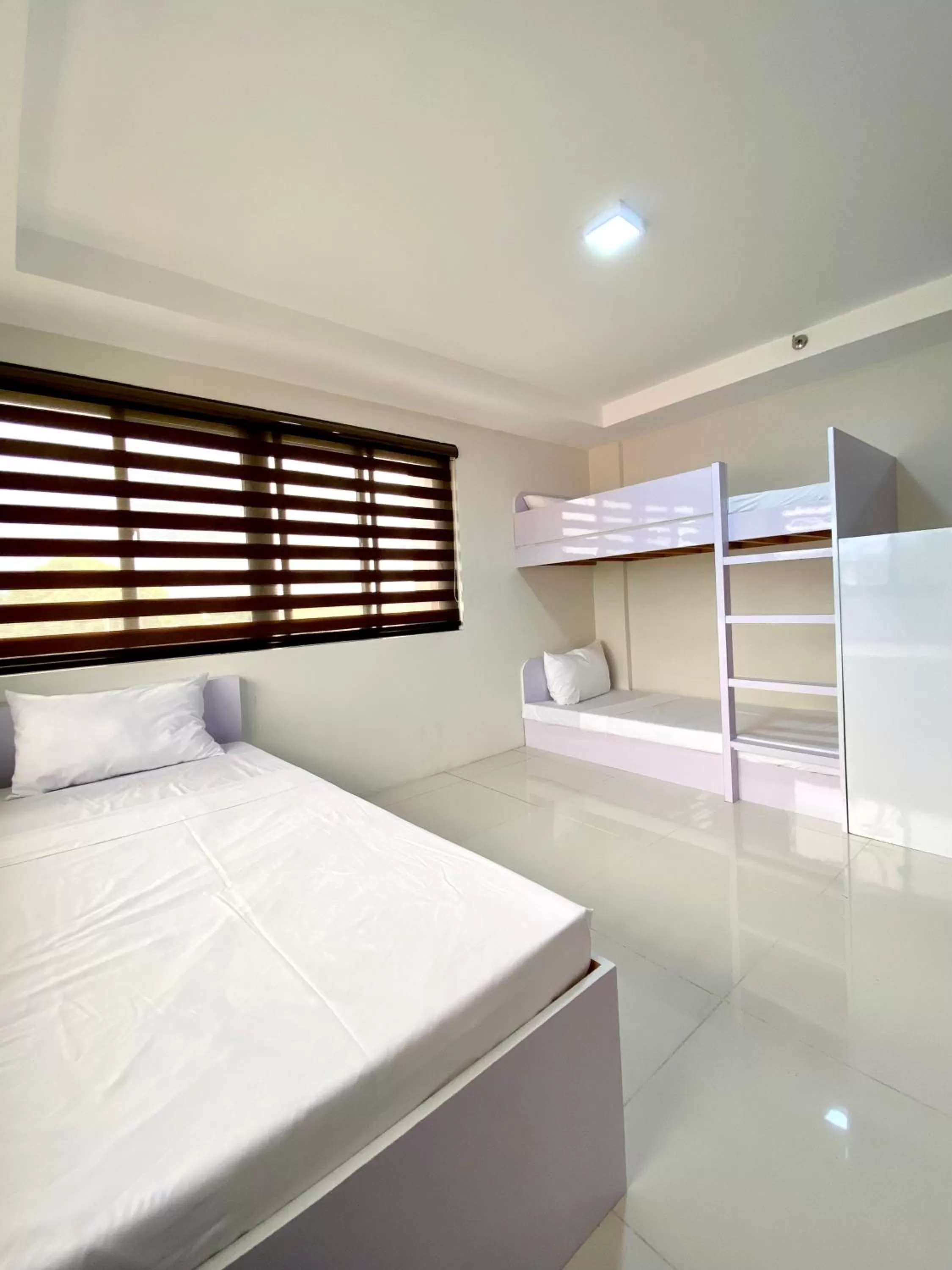 Bedroom, Bed in Staycation Hotel