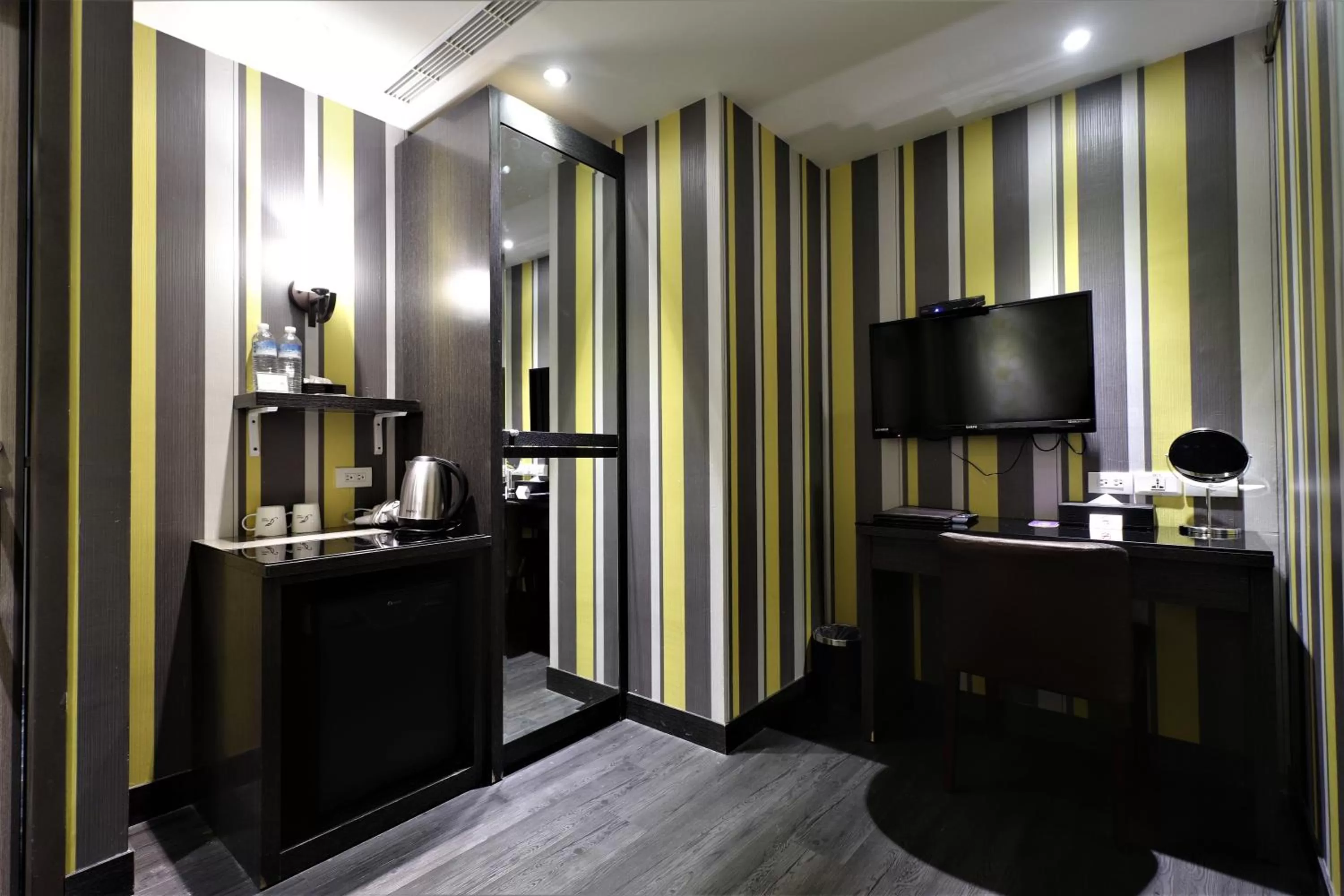 Photo of the whole room in J-HOTEL