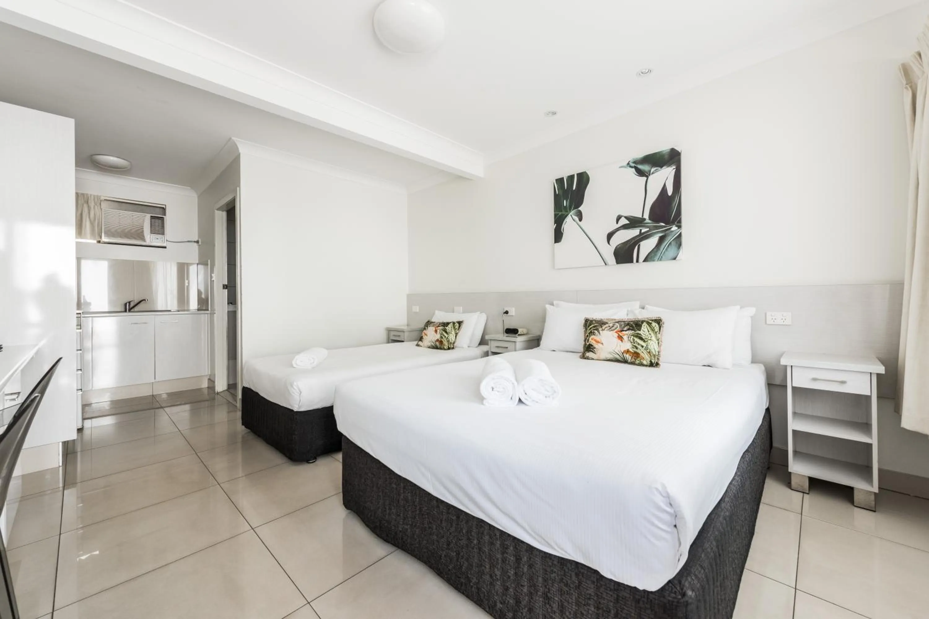 Bedroom, Bed in Hibiscus Motel