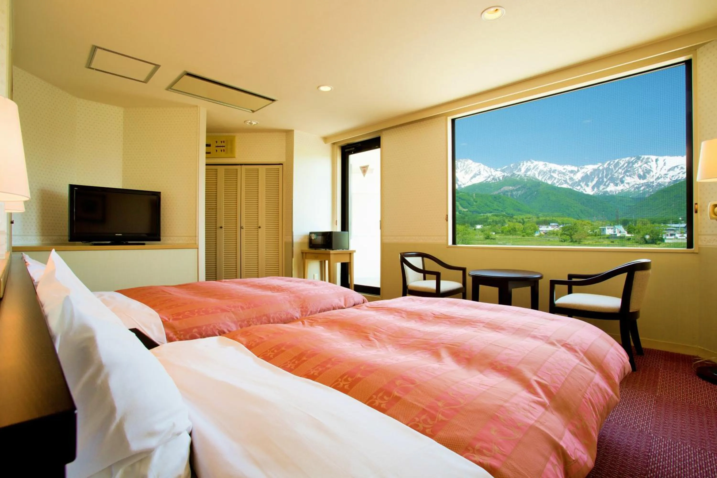 Photo of the whole room, Bed in Hotel Hakuba