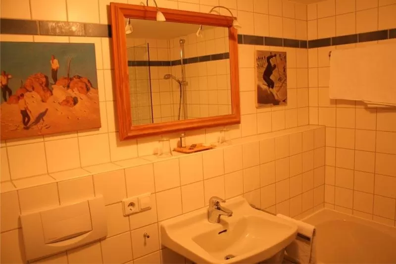 Bathroom in Berggasthof Butzn Wirt