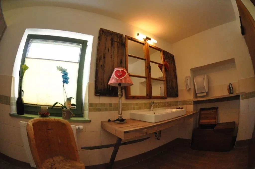 Bathroom in Hotel zum Urviech -Erwachsenenhotel-