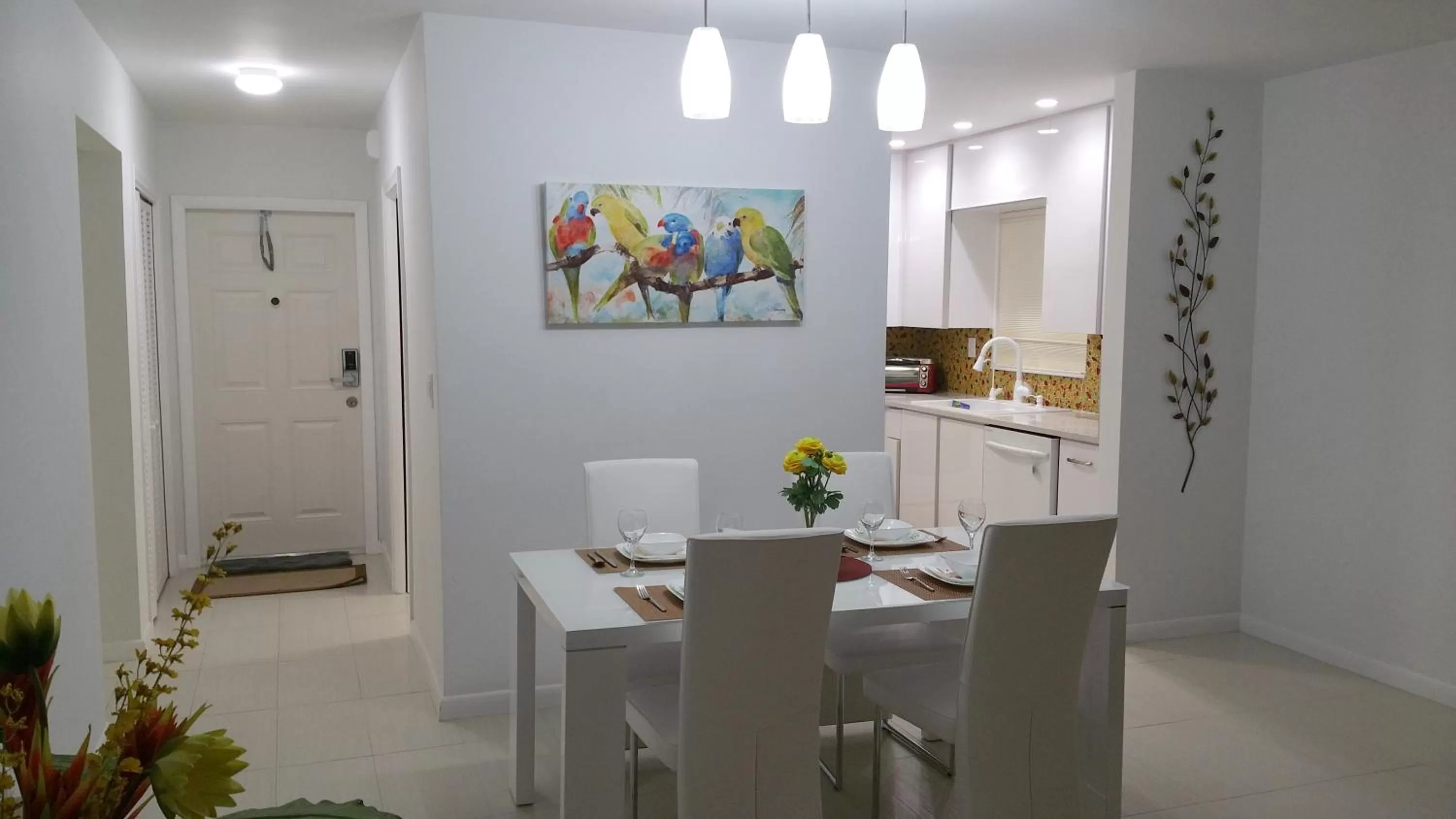Dining area in Downtown Hollywood Boutique Hotel
