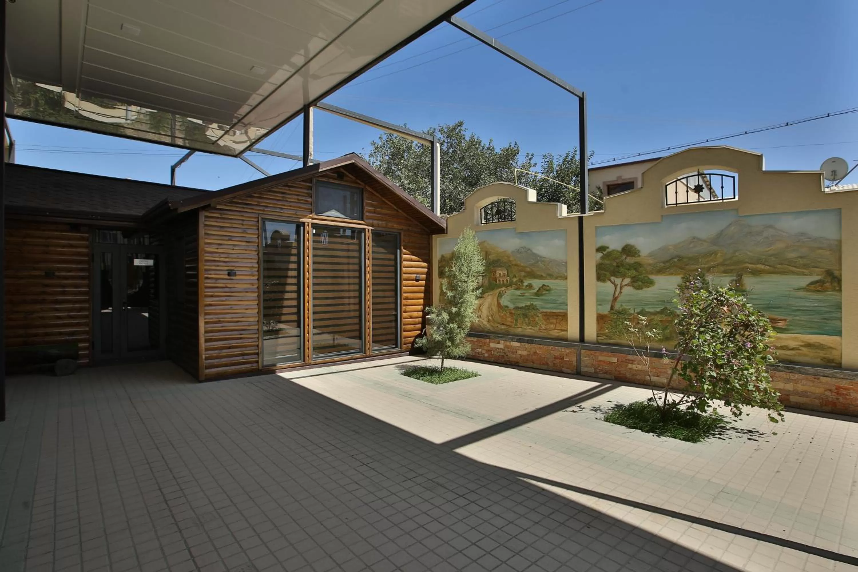 Facade/entrance in Asian Plaza