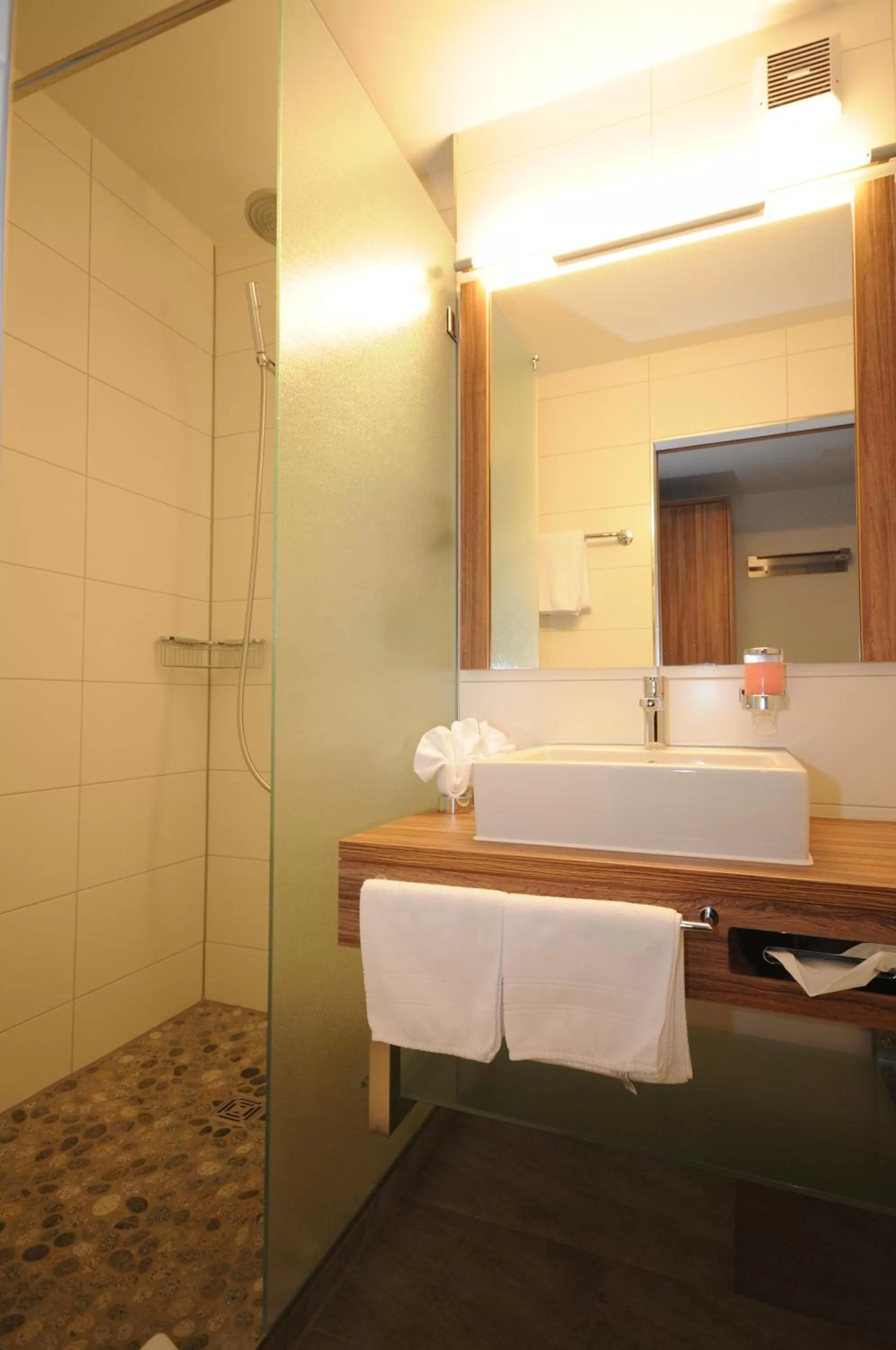 Bathroom in Hotel Nidwaldnerhof direkt am See