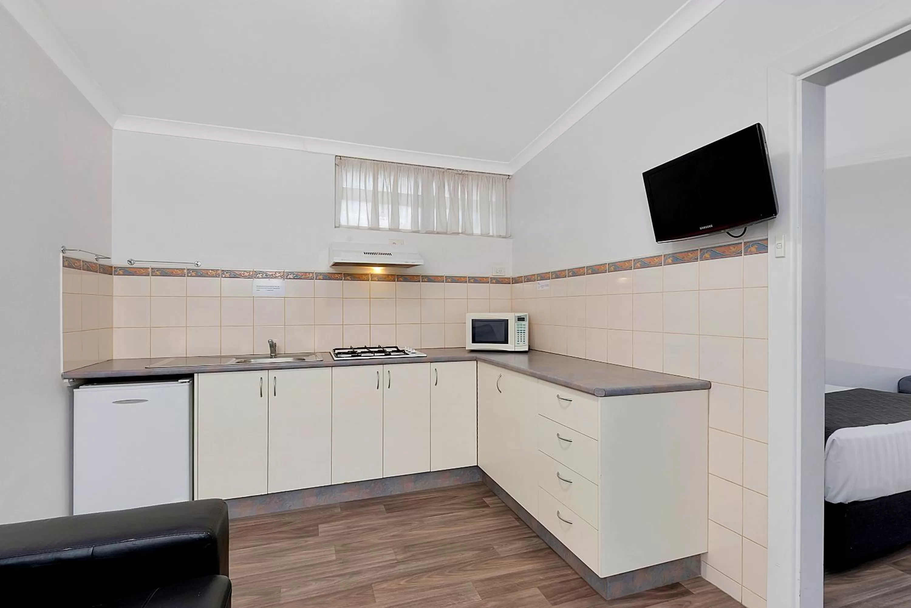 Kitchen or kitchenette in Econo Lodge Mildura