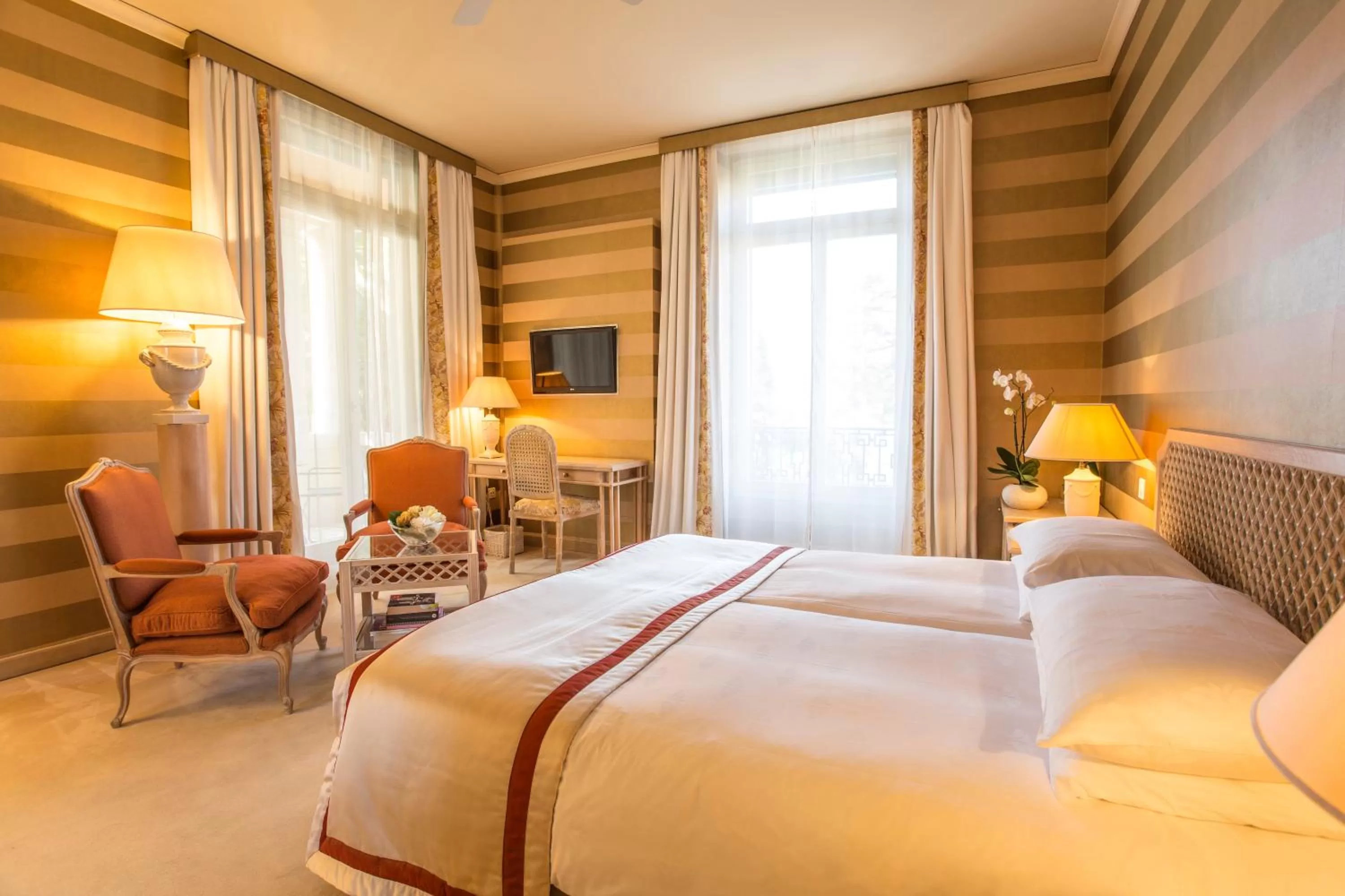 Photo of the whole room, Bed in Grand Hotel Villa Castagnola