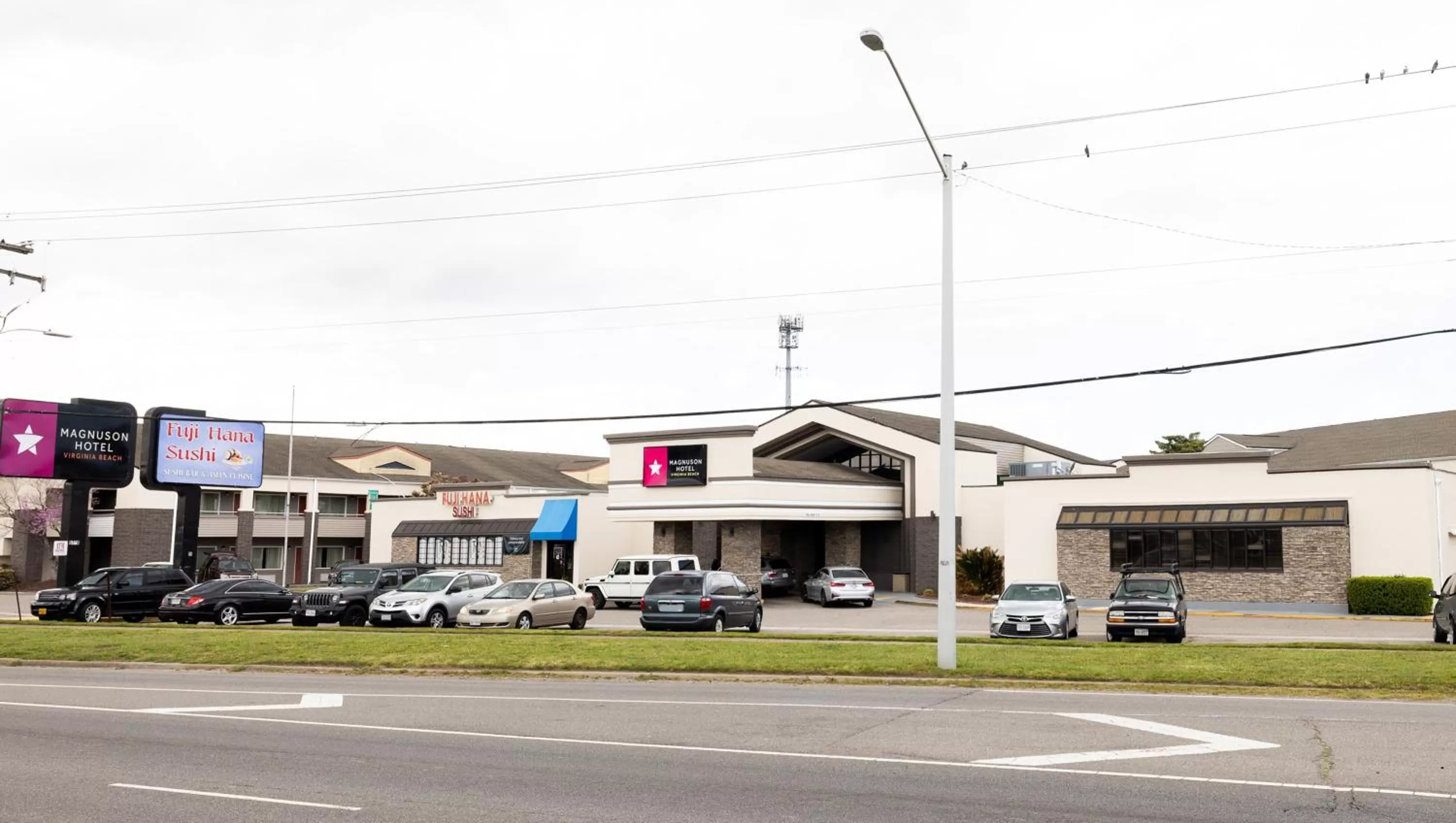 Property building in Magnuson Hotel Virginia Beach