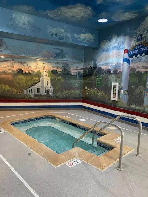 Swimming pool in Links Bos Landen Hotel & Spa of Pella, Trademark by Wyndham