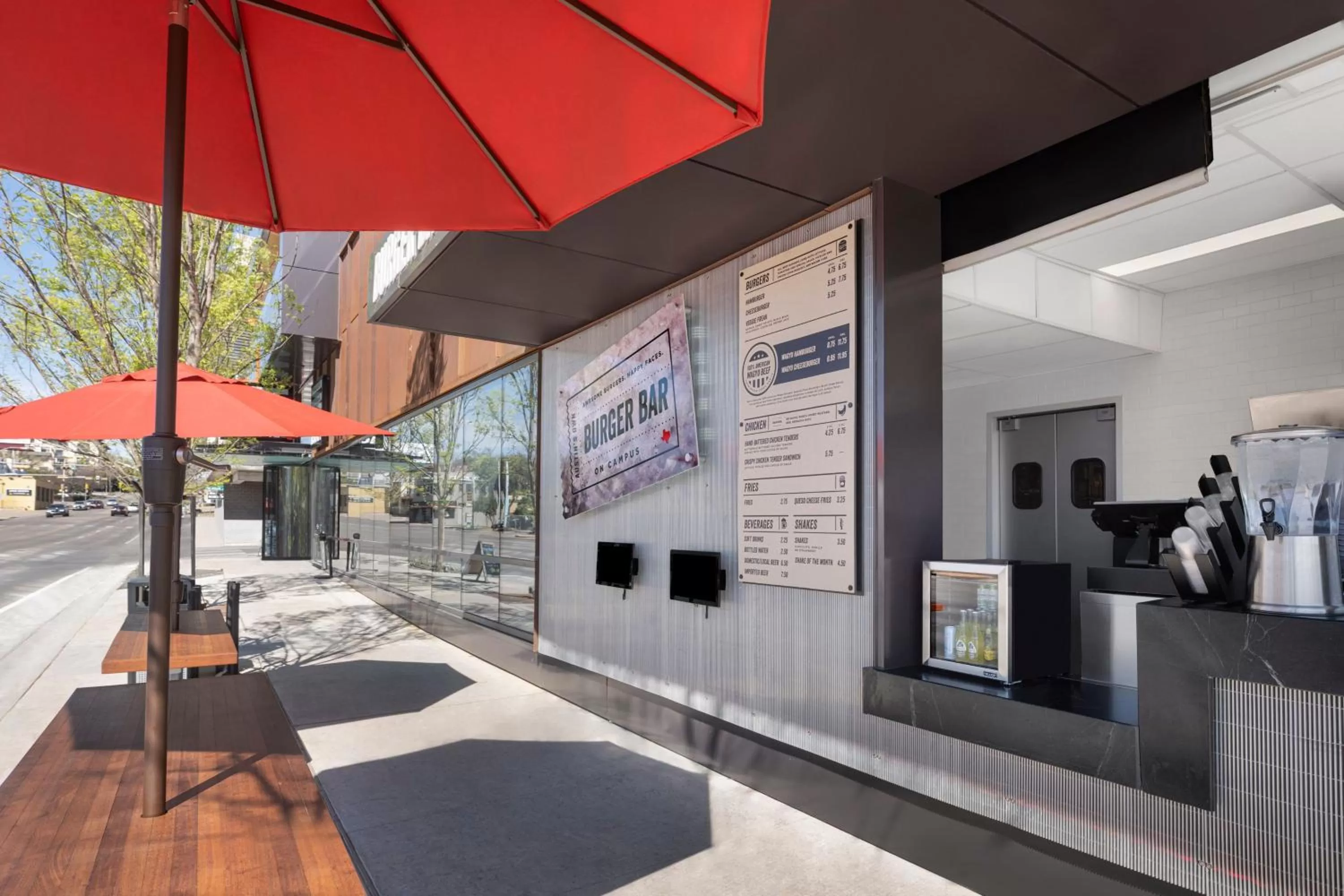 Lounge or bar in AC Hotel by Marriott Austin-University