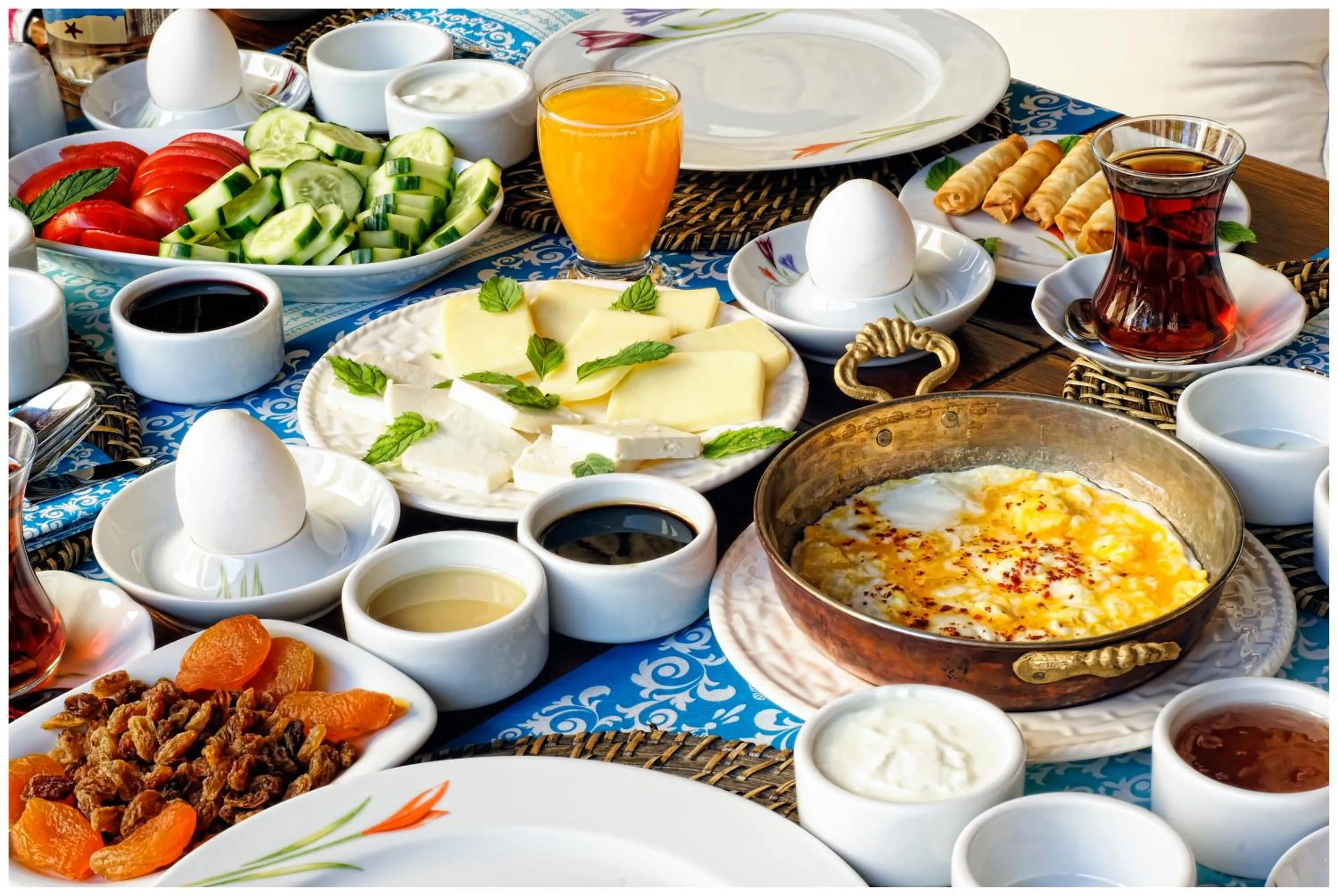 Food in Minyon Hotel