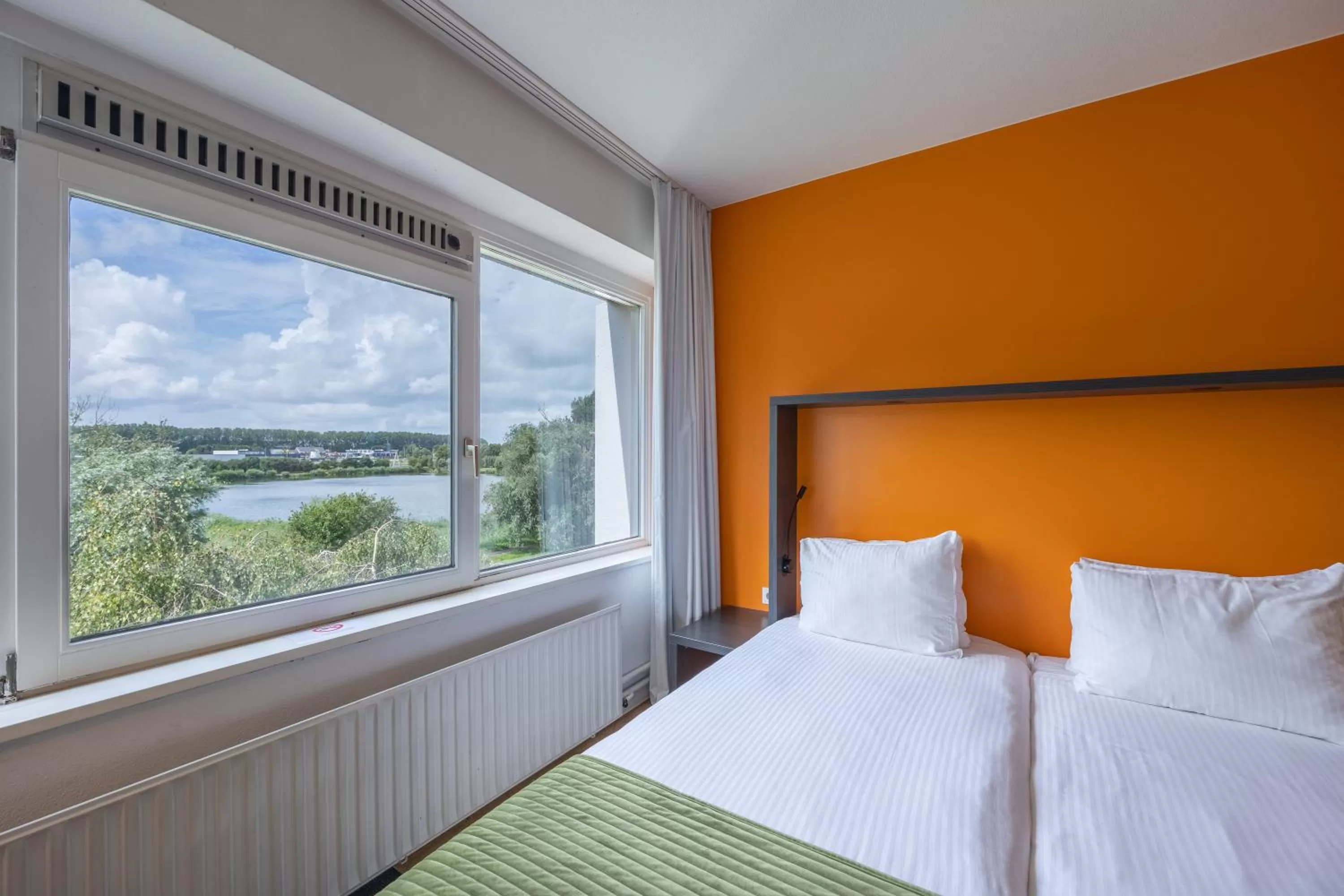 Bedroom, Bed in Amrâth Airport Hotel Rotterdam