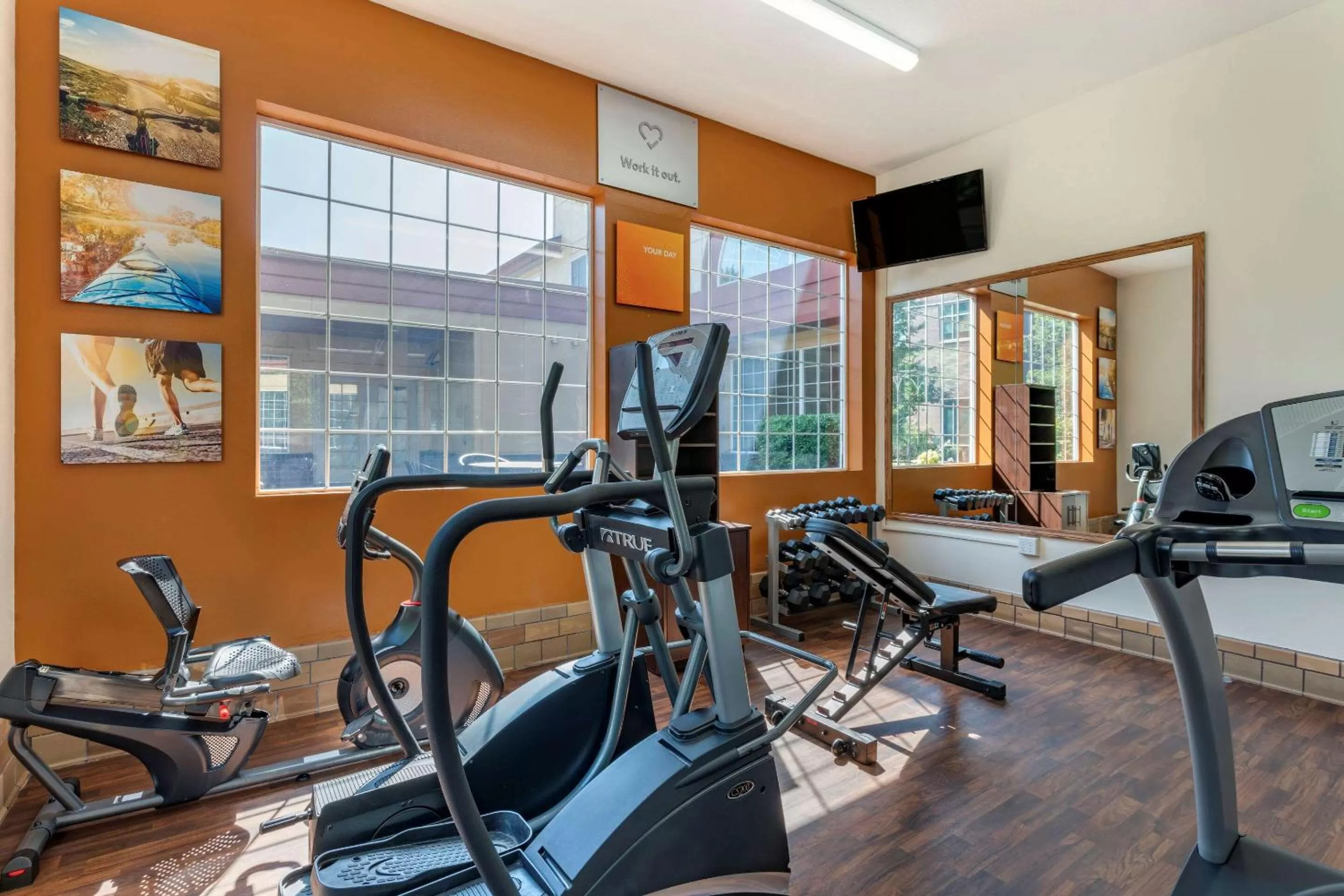Fitness centre/facilities in Comfort Suites Salem