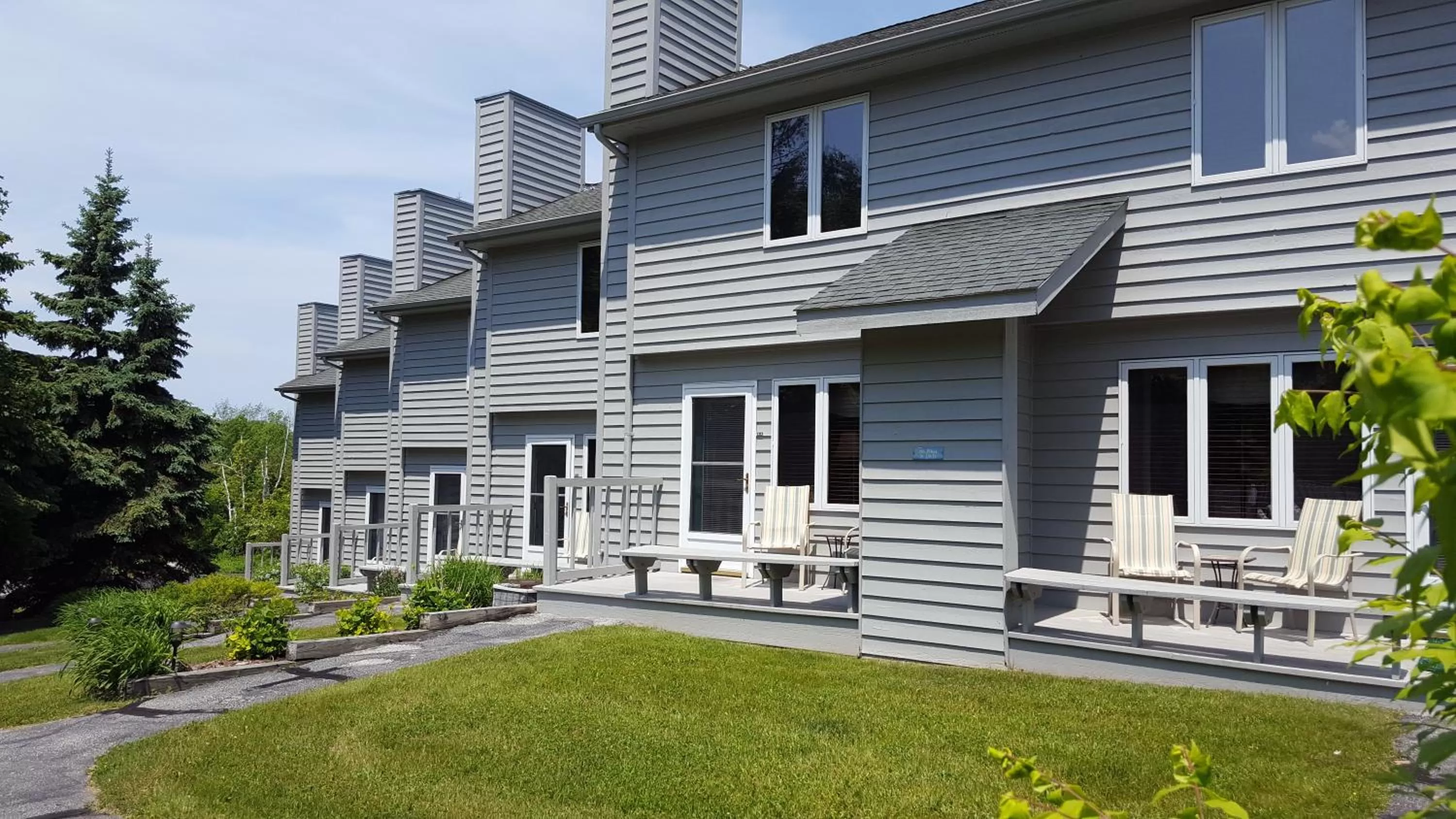 Balcony/Terrace, Property Building in Evergreen Hill Condominiums