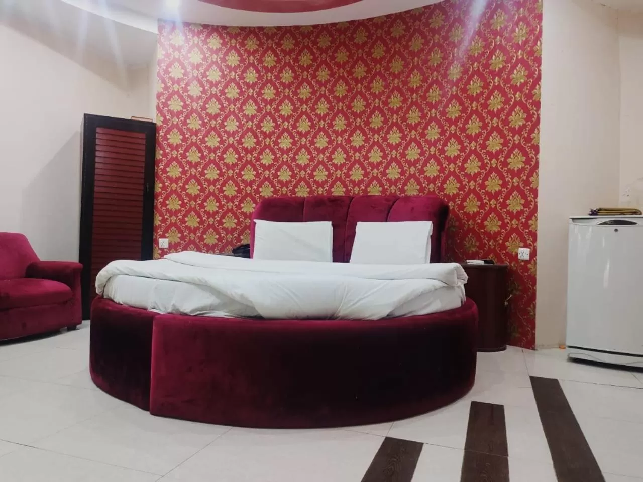 Bed in Hotel Grace inn