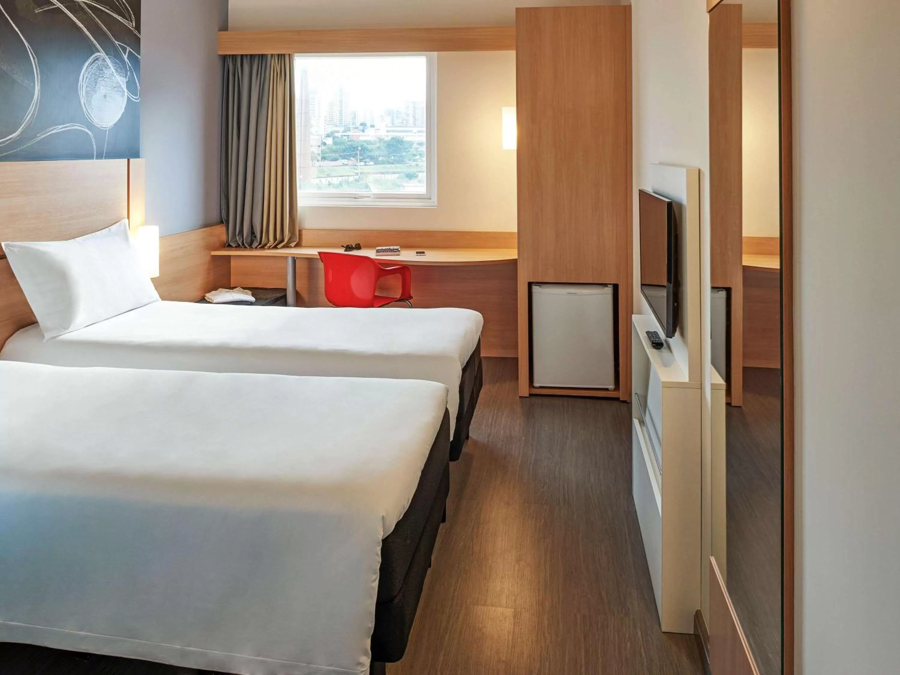 Standard Apartment with Twin Beds in ibis Londrina Shopping