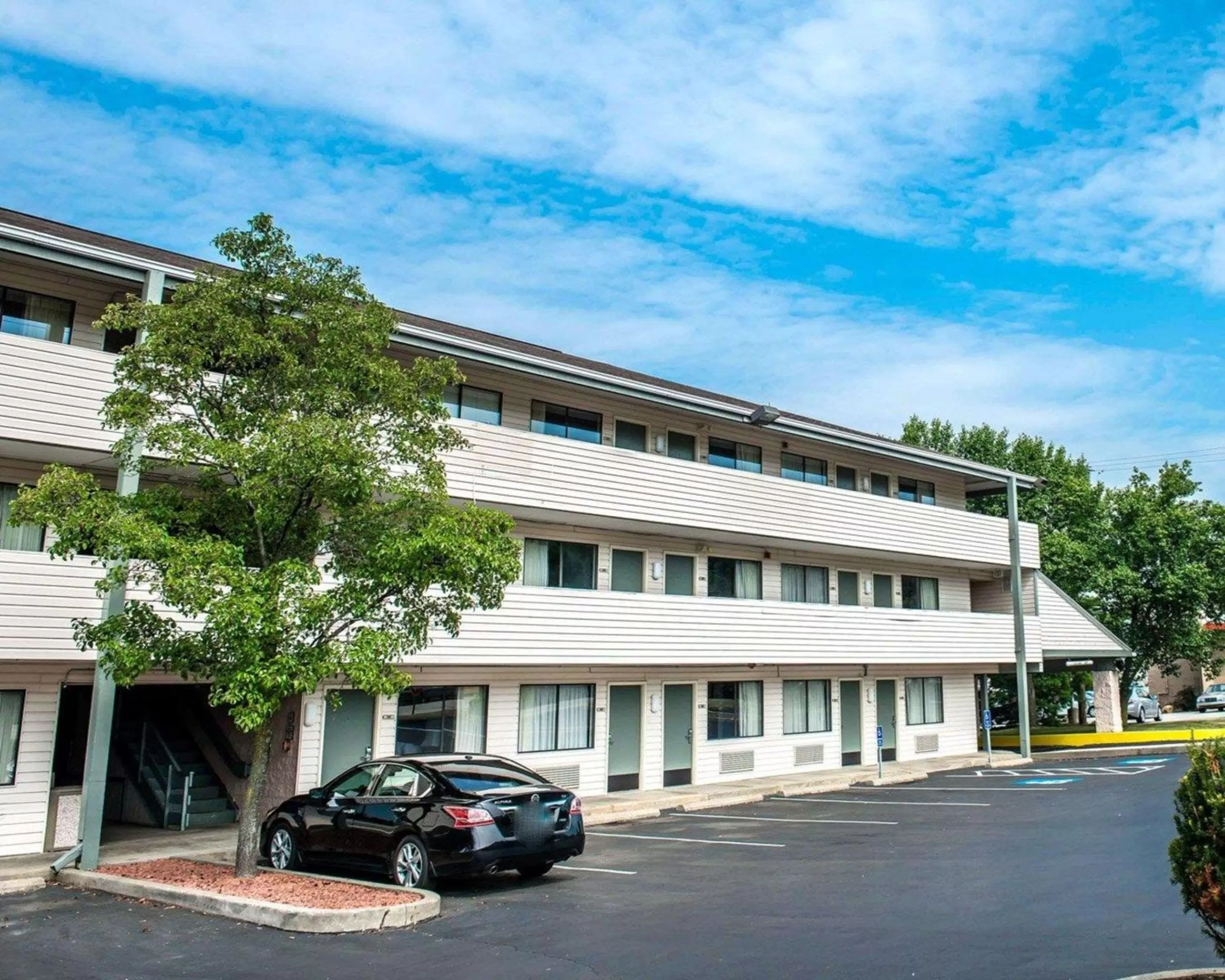 Property building in Quality Inn & Suites Gibsonia - Pittsburgh North