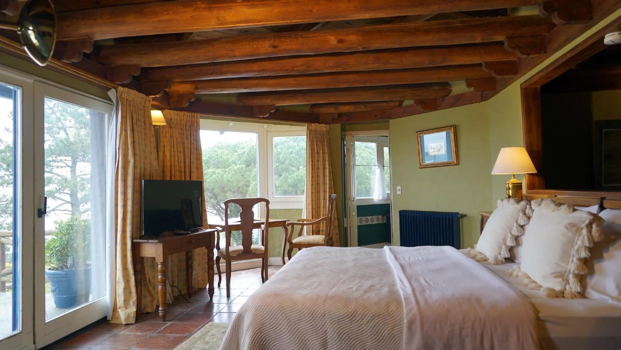 Bed in Las Cumbres Hotel