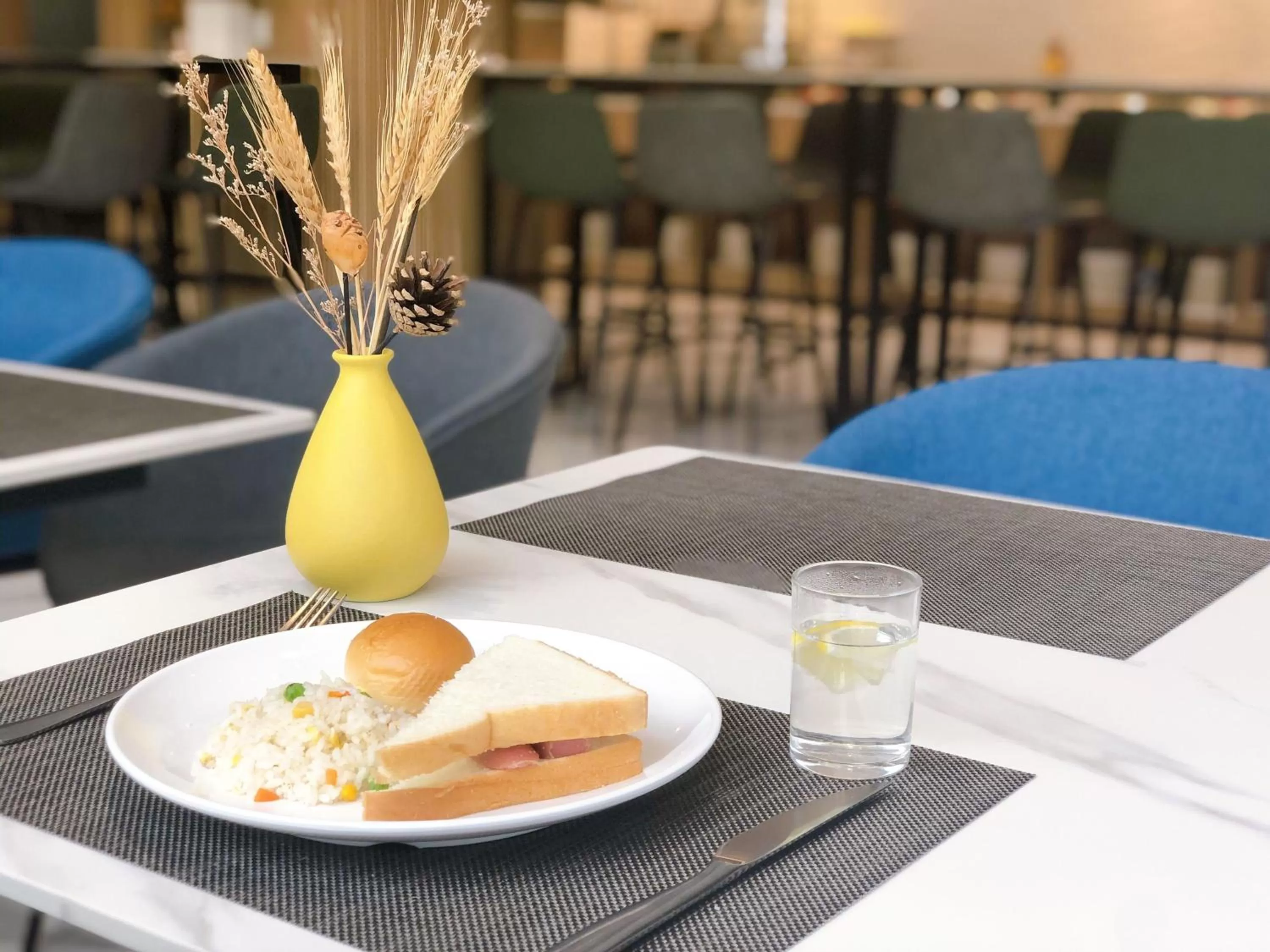 Breakfast in Shanghai JOYFUL YARD Hotel