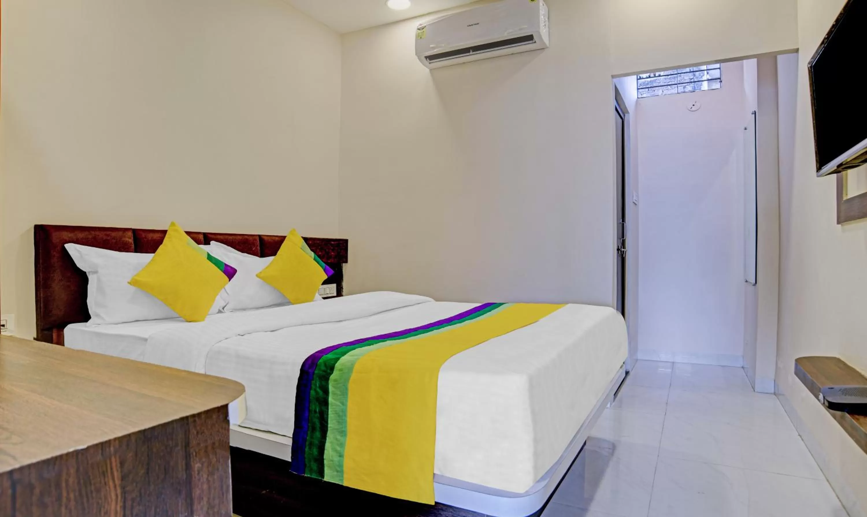 Bed in Hotel Anand Shree Near Airport,Indore