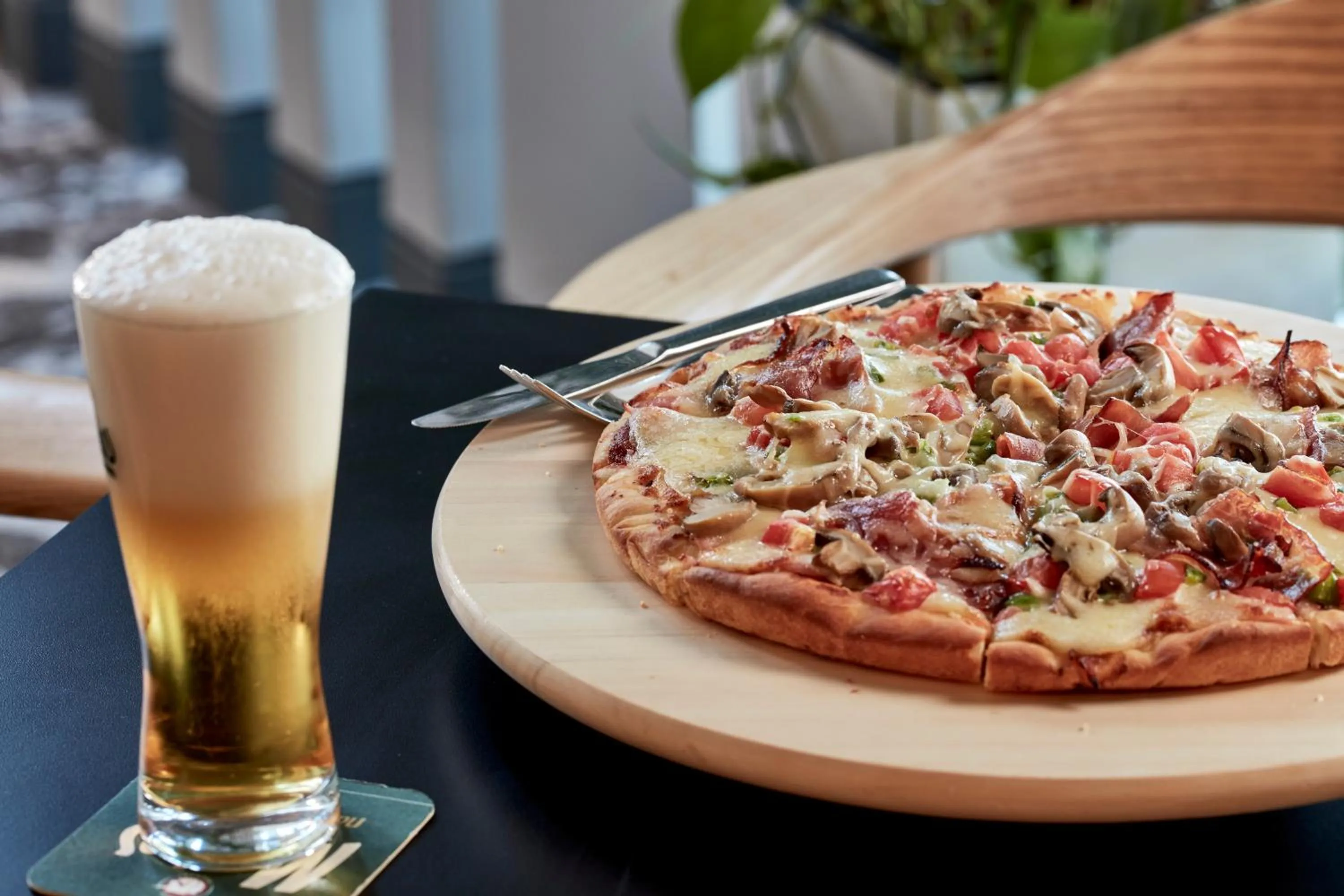 Restaurant/places to eat in Candia Hotel