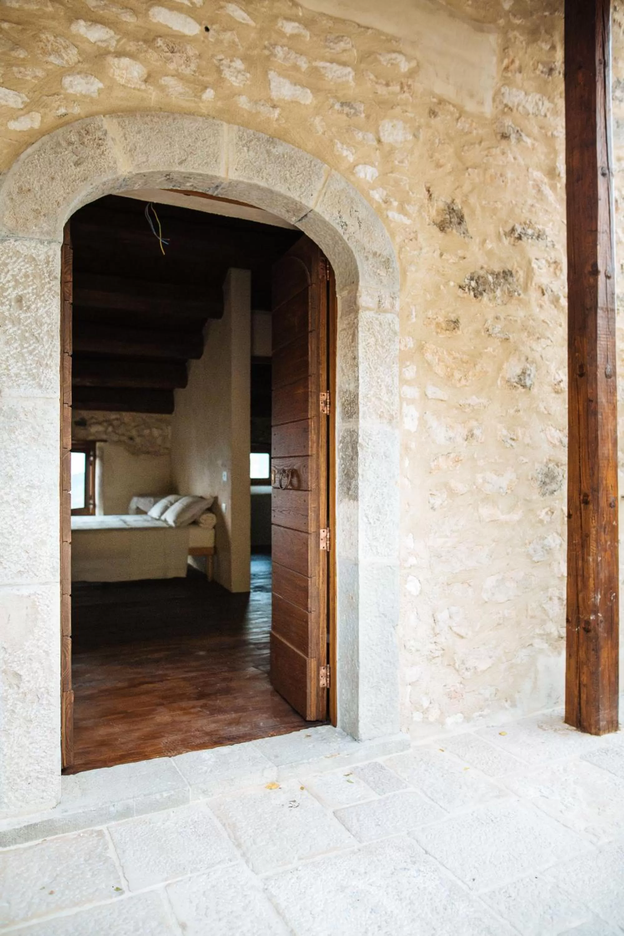 Photo of the whole room, Bed in Charme in Perillis