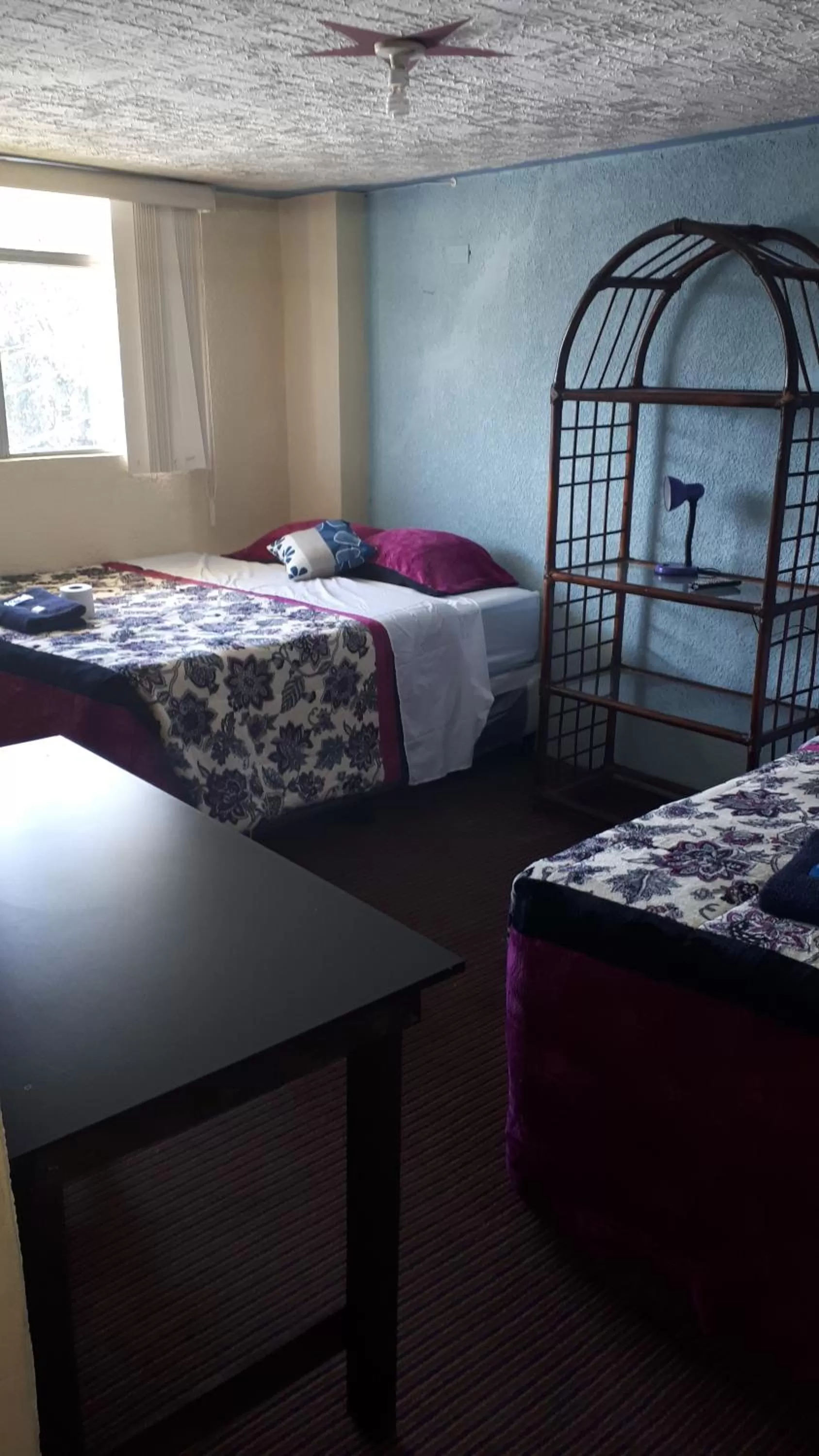 Decorative detail, Bed in hotel kasa kamelot 2