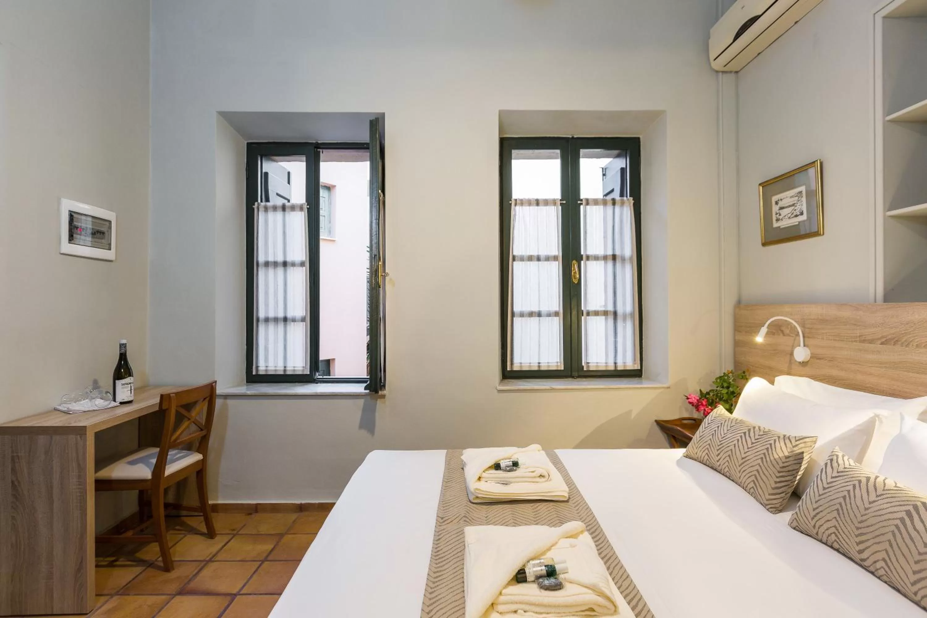 Bed in Ink Hotels House of Europe