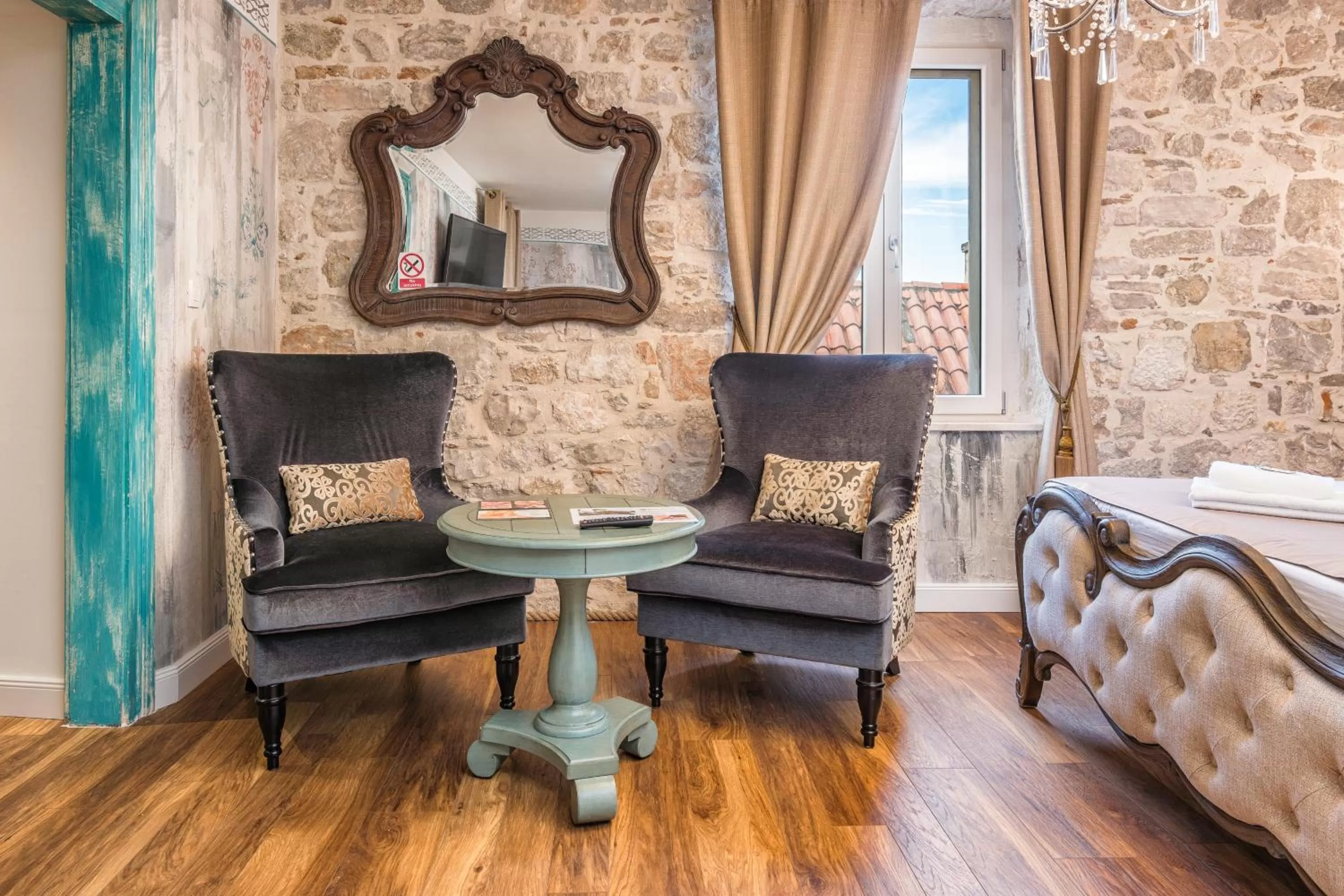 Bed in Plaza Marchi Old Town - MAG Quaint & Elegant Boutique Hotels